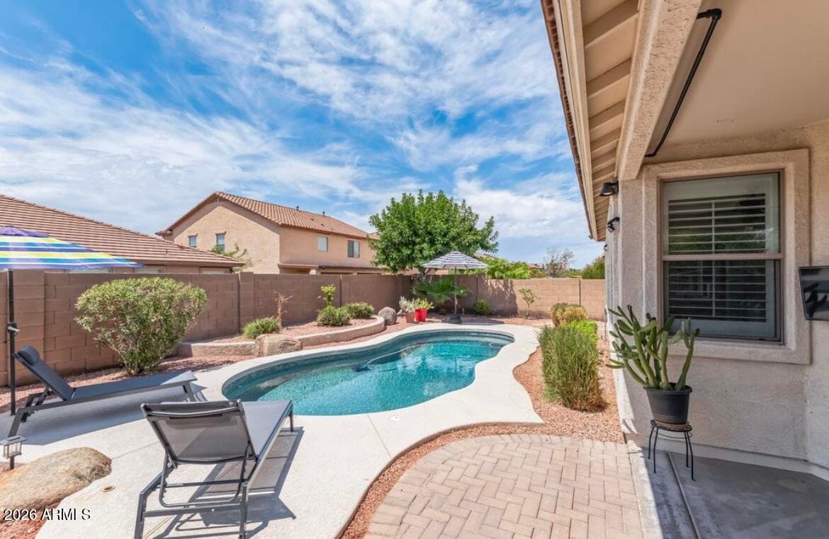 16523 W Sherman St — photo 1