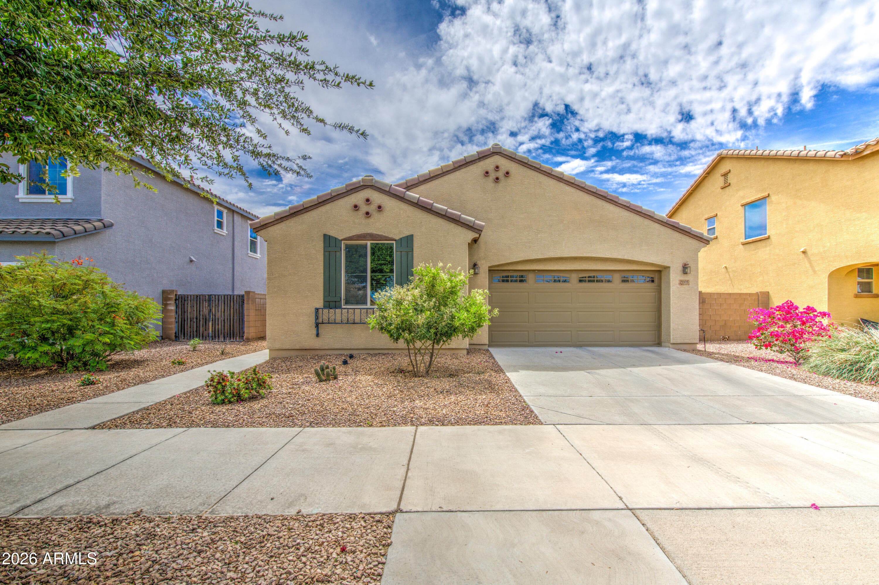 21103 E Creekside Dr — photo 1