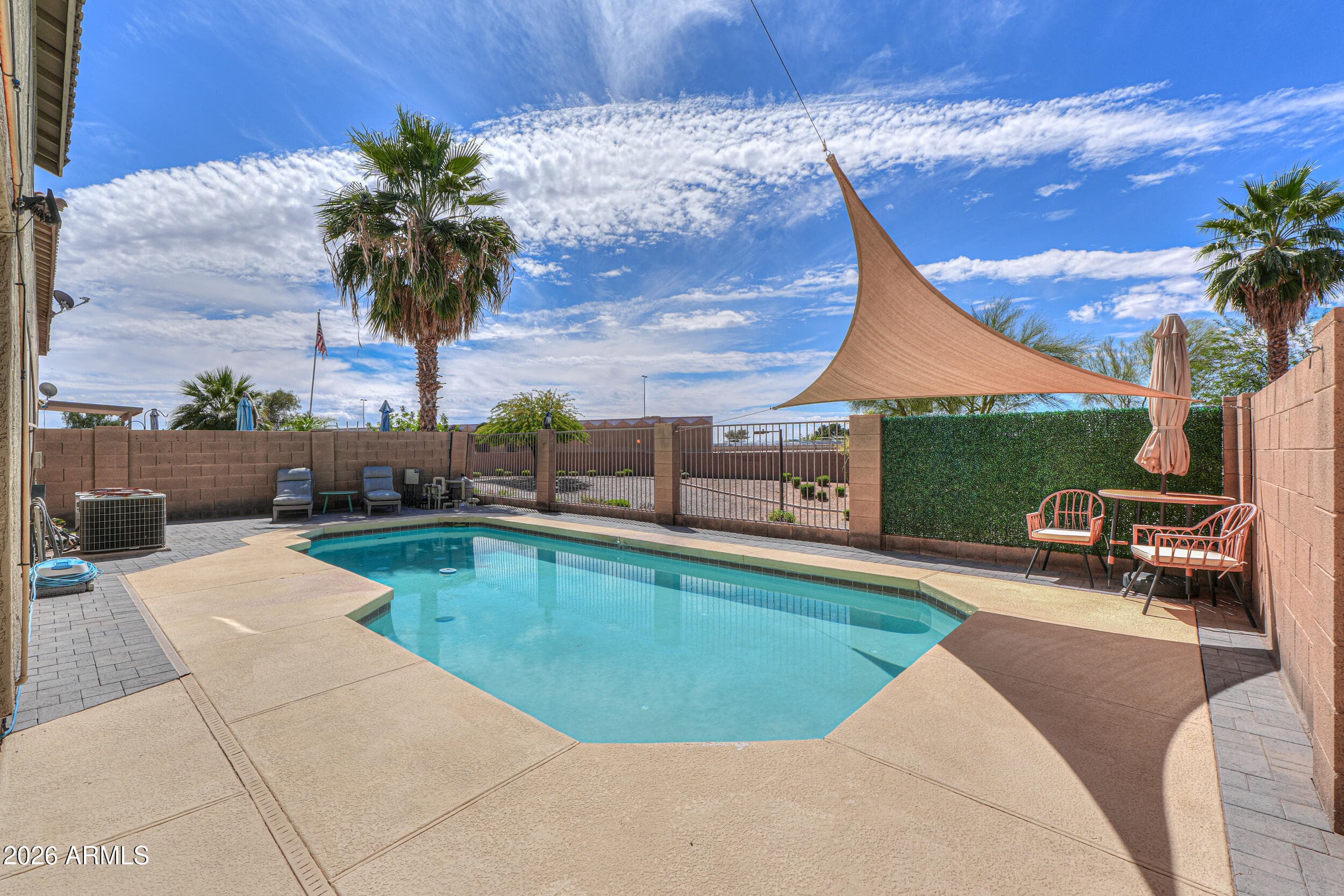 731 E Reflection Pl — photo 2