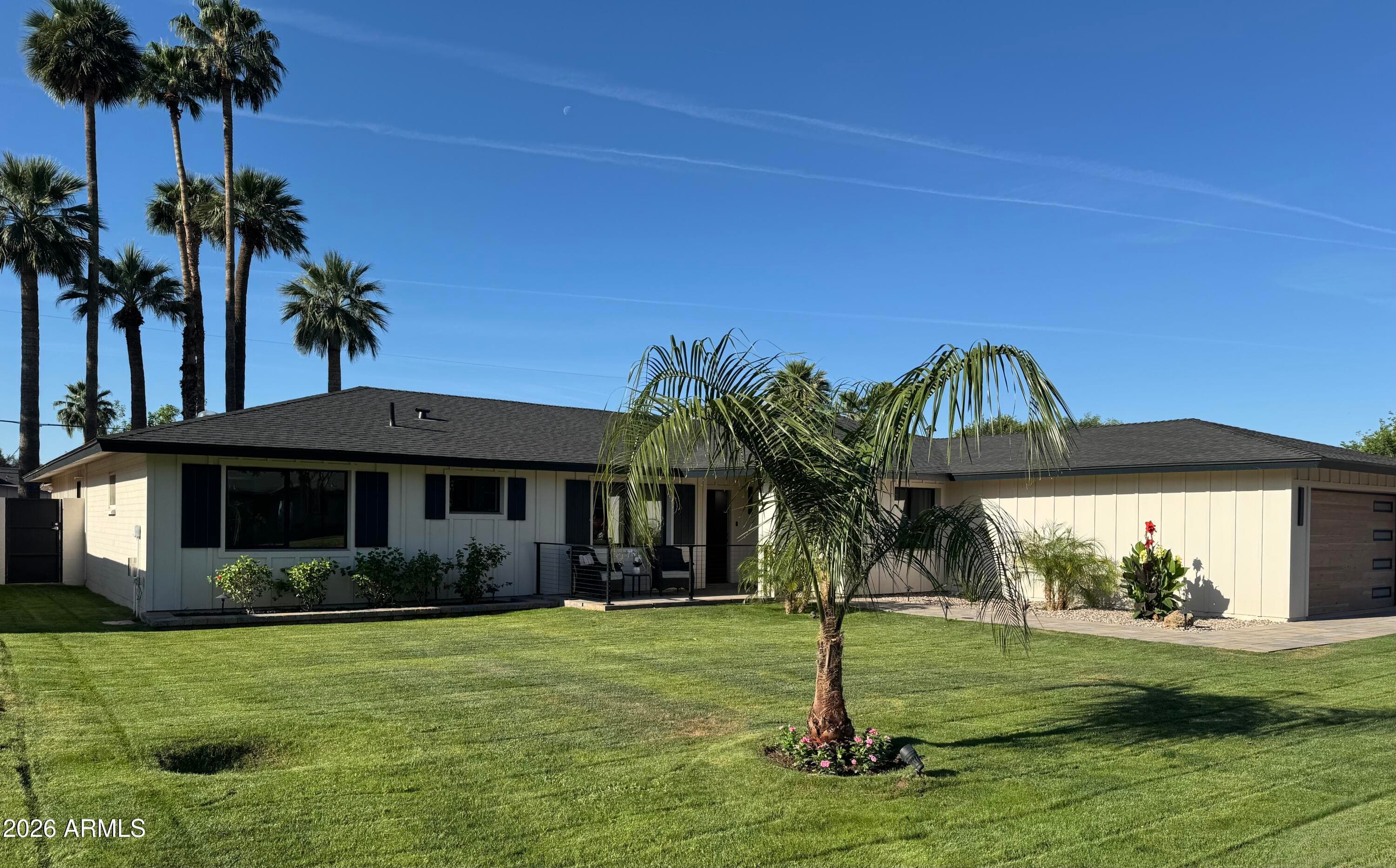 1413 E San Miguel Ave — photo 1