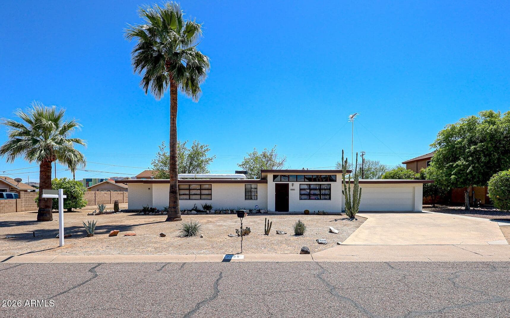 3039 E Charter Oak Rd — photo 2