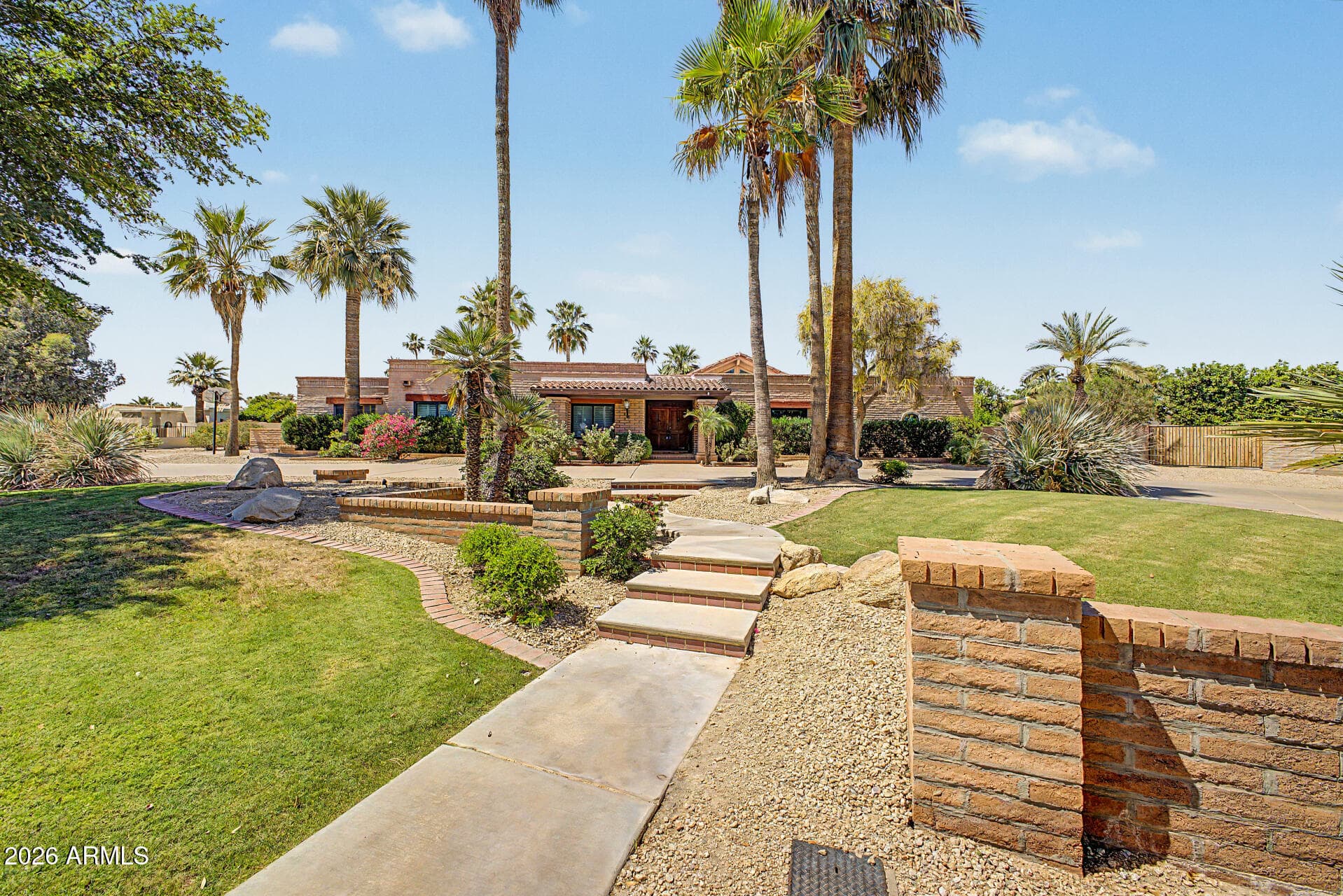 430 E Estero Ln — photo 1