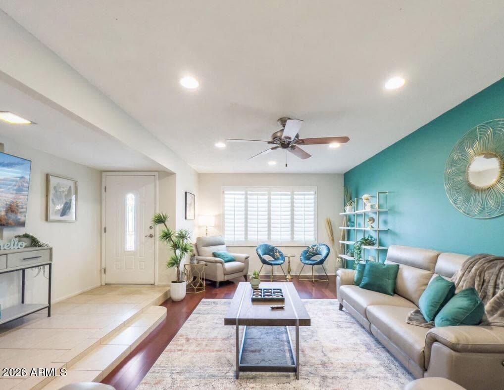 1715 N Sunset Dr — photo 2