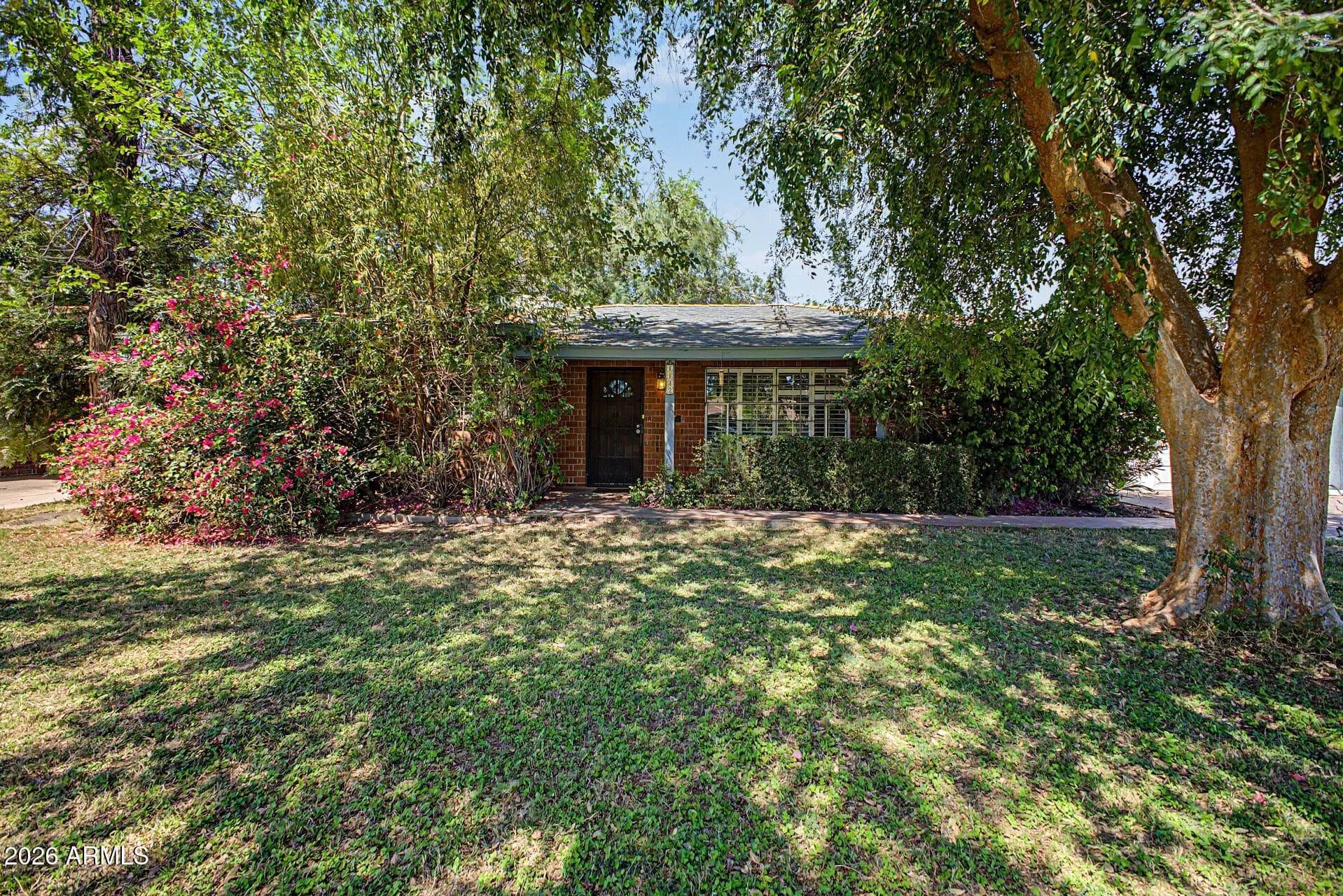 1132 E Flynn Ln — photo 1