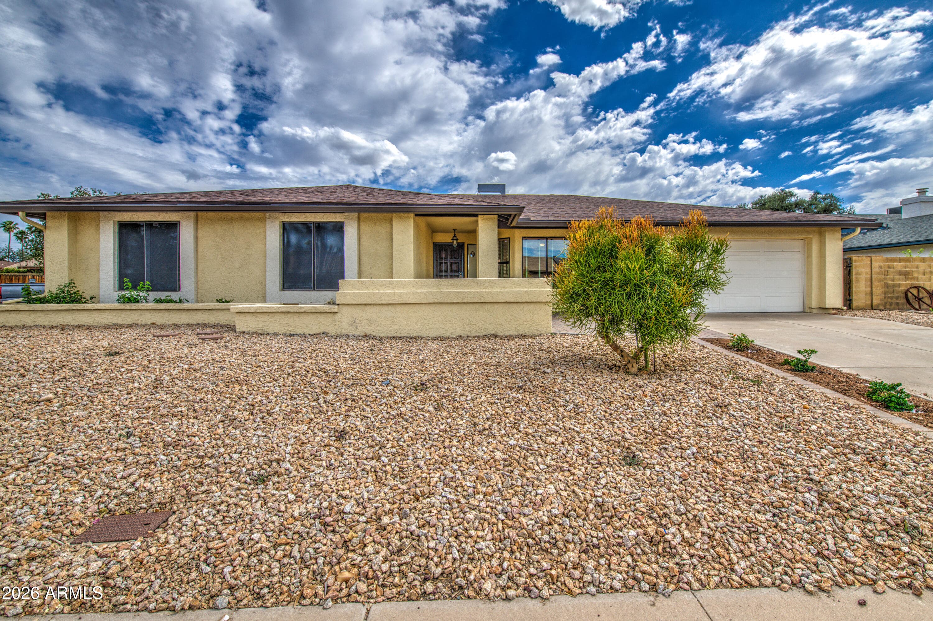 5115 W Mercer Ln — photo 1