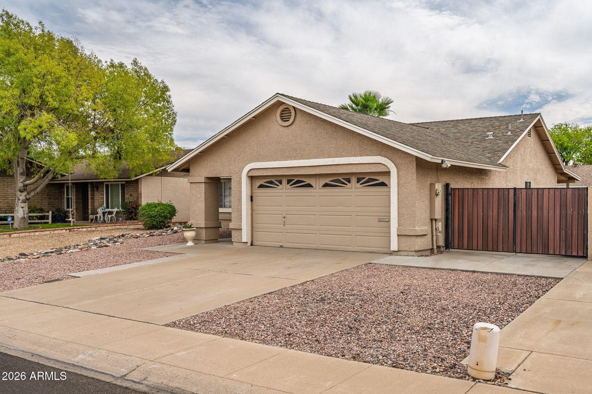 5625 W Sunnyside Dr — photo 1