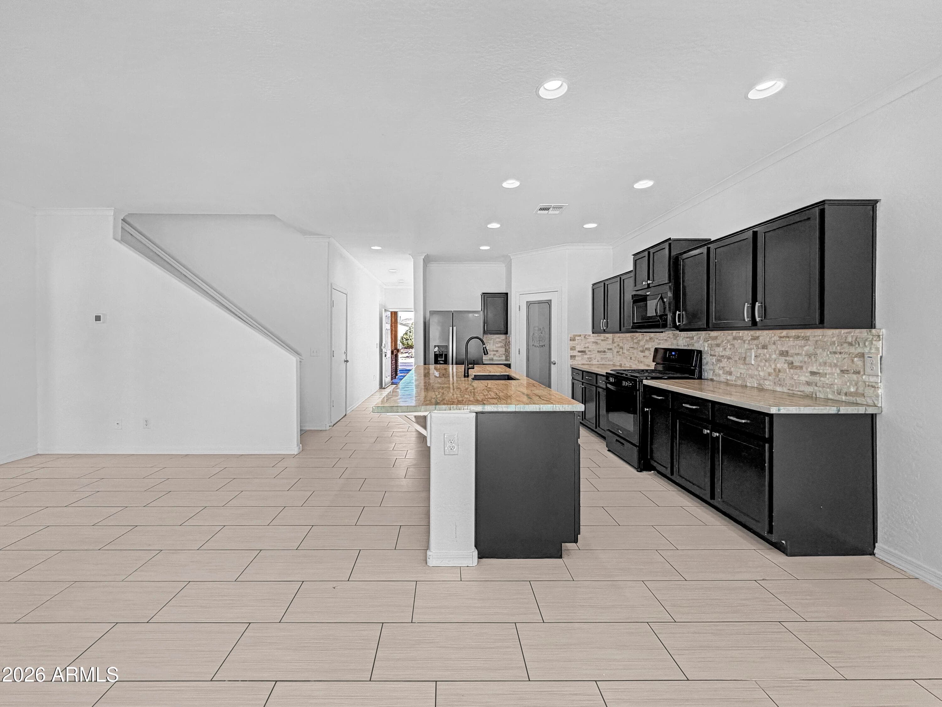 38235 W La Paz St — photo 2