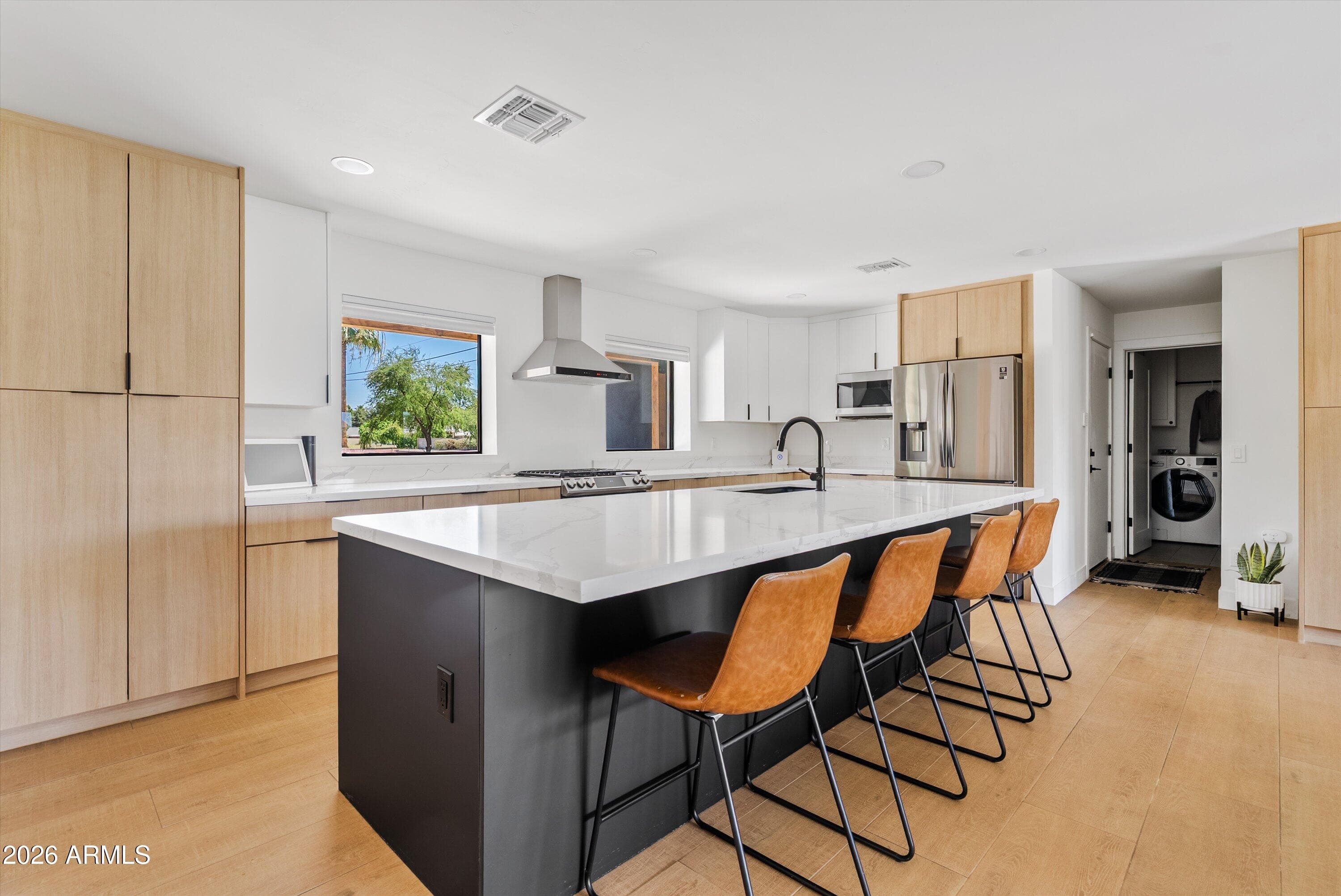 6706 N 12th Way — photo 2