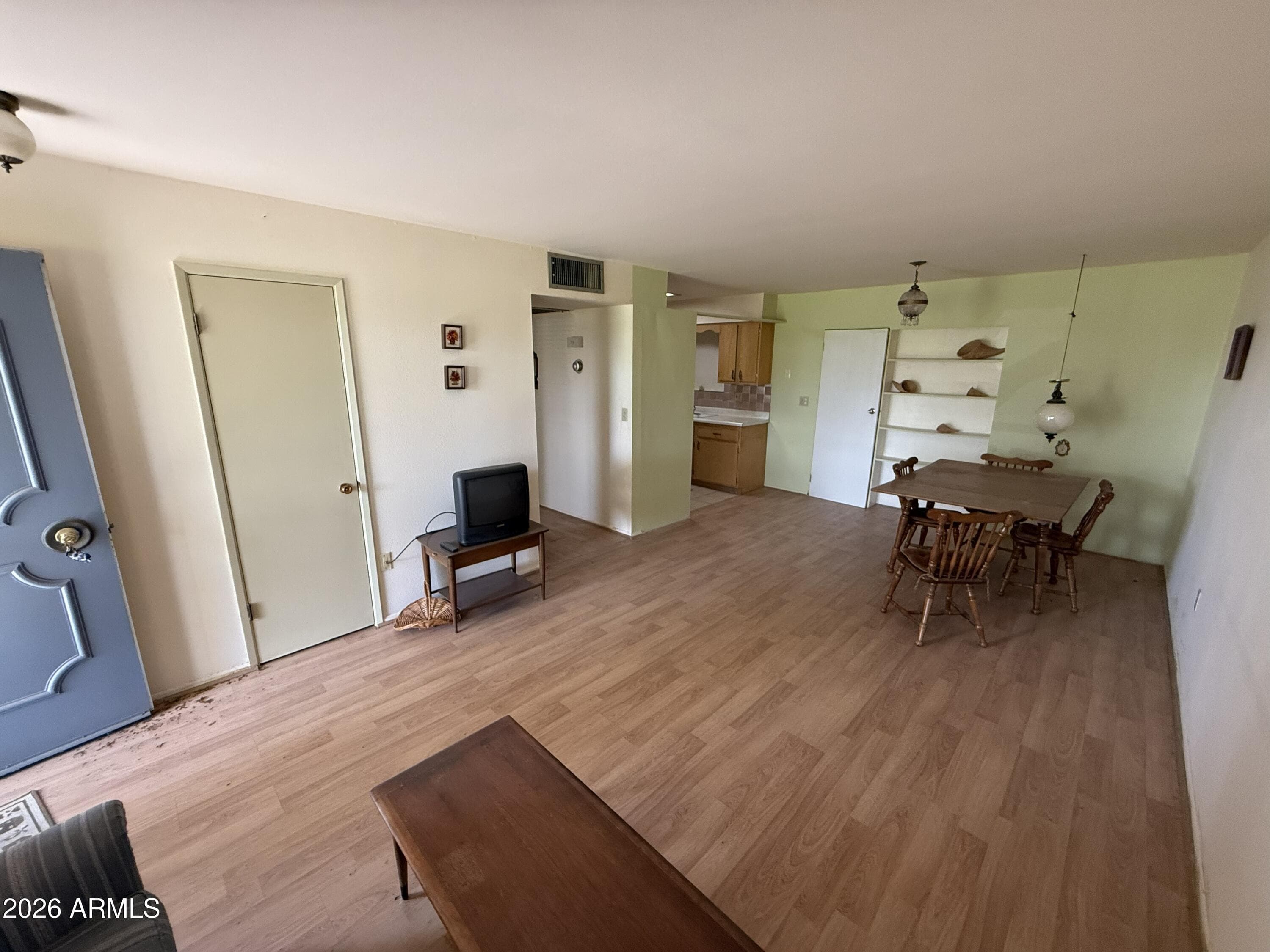 10440 W Deanne Dr — photo 2