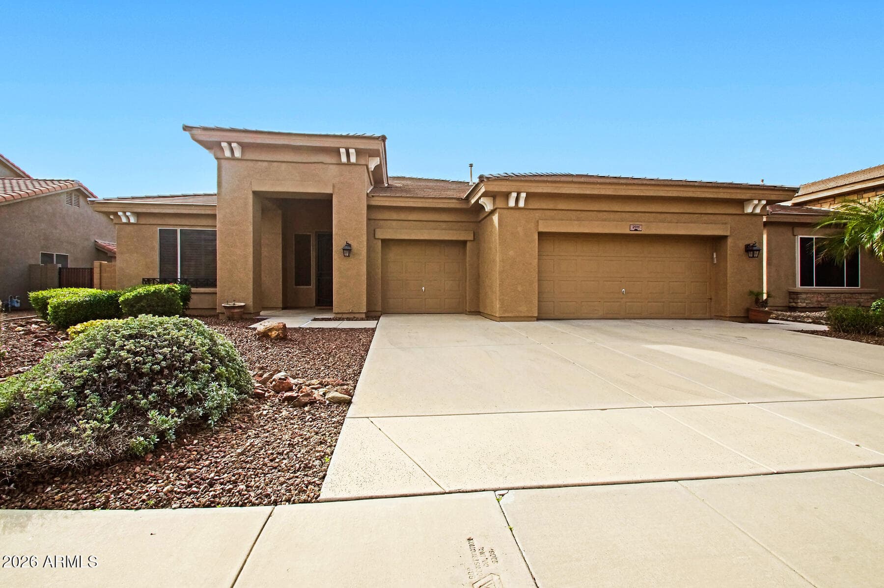 2011 W Spur Dr — photo 1