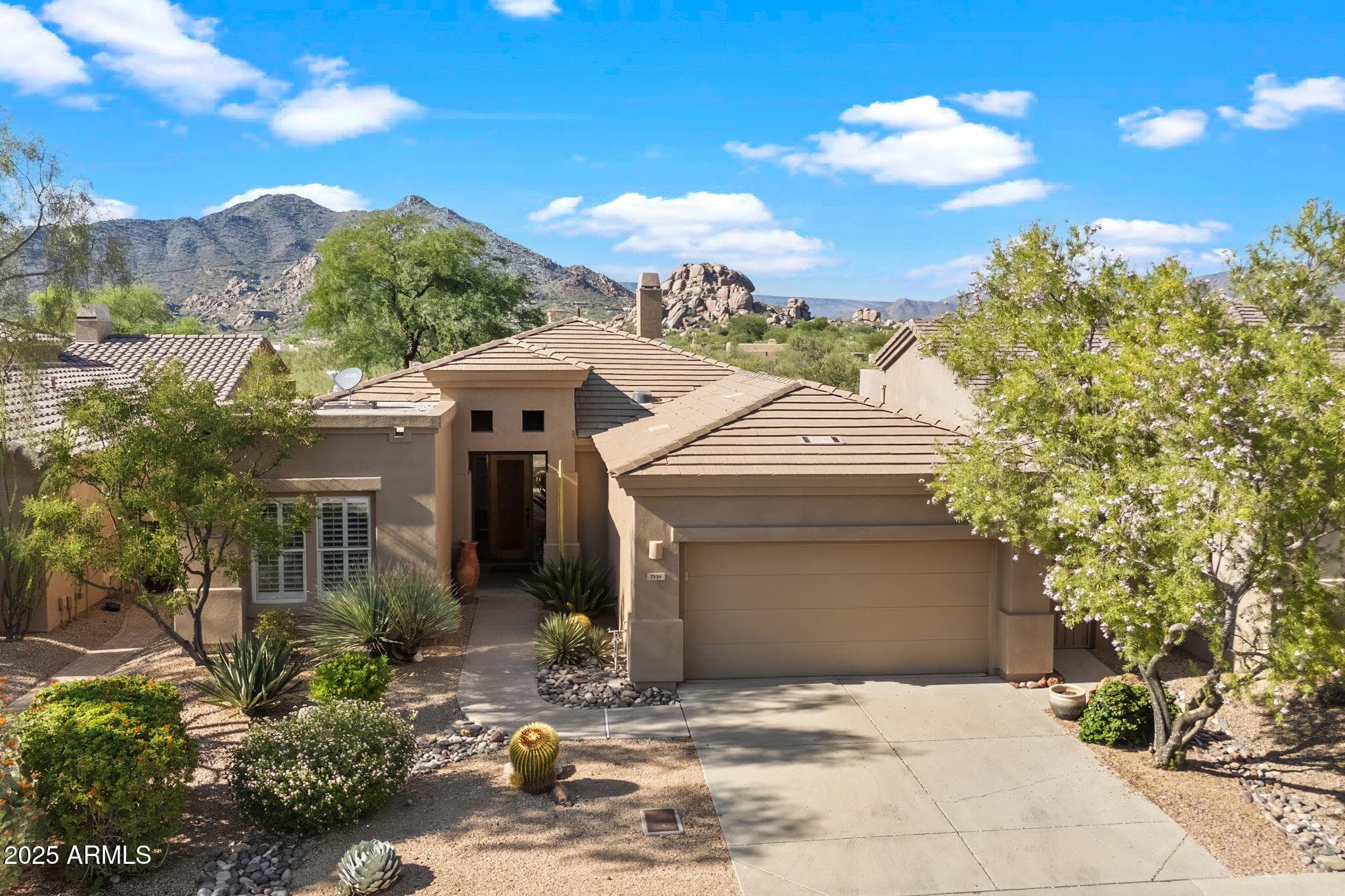 7326 E Evening Glow Dr — photo 2