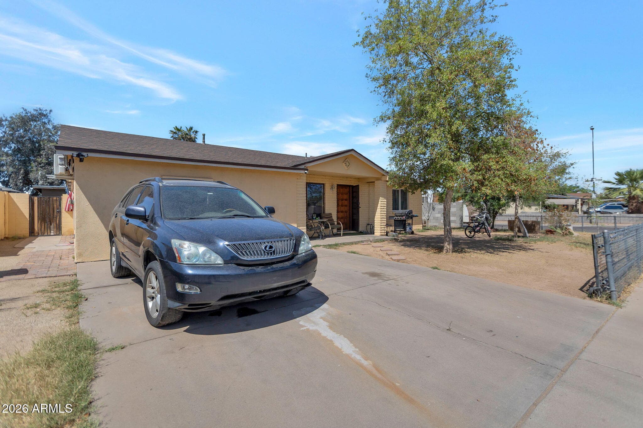 2052 N 51st Dr — photo 2