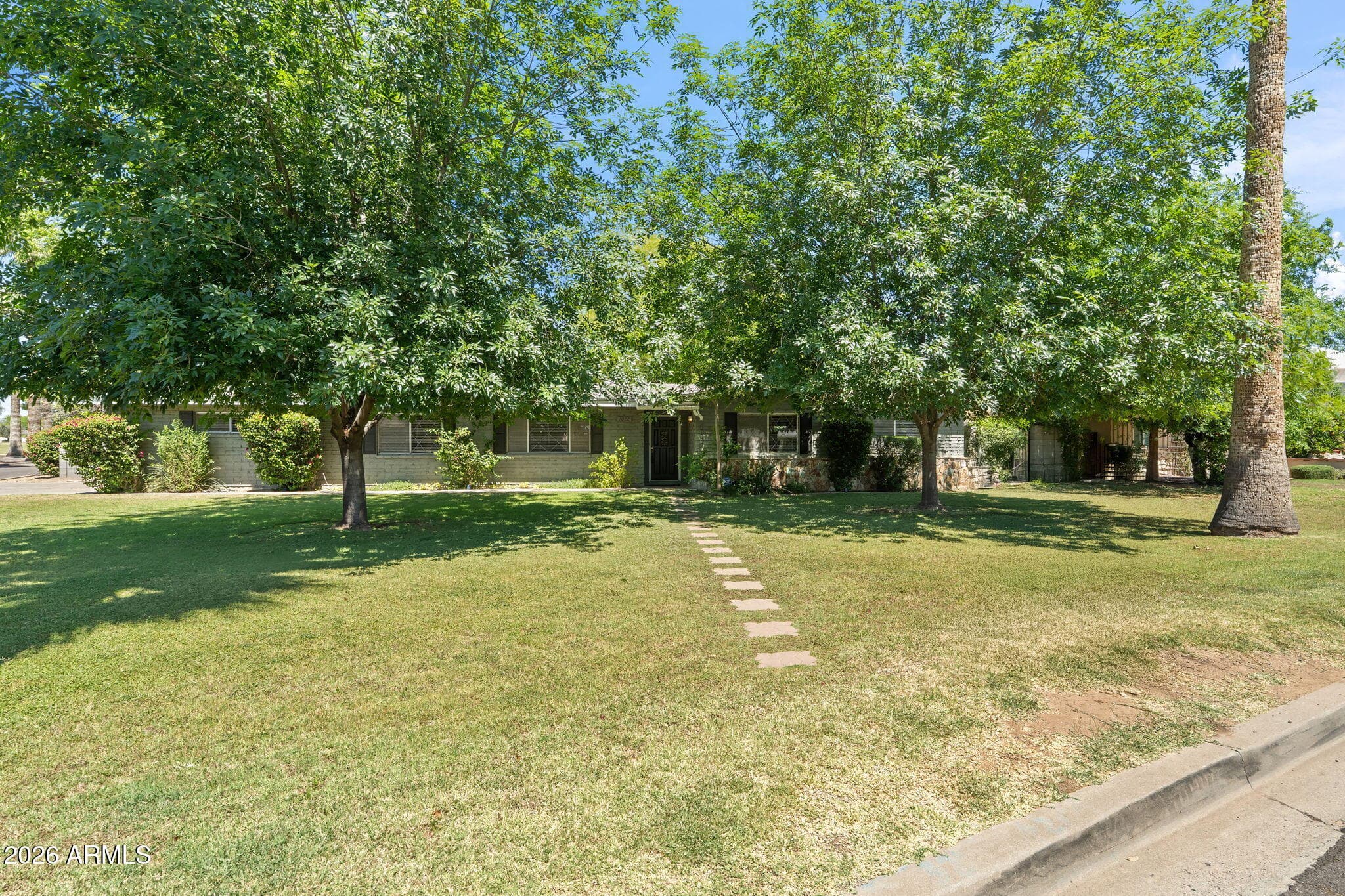 1022 W Las Palmaritas Dr — photo 1