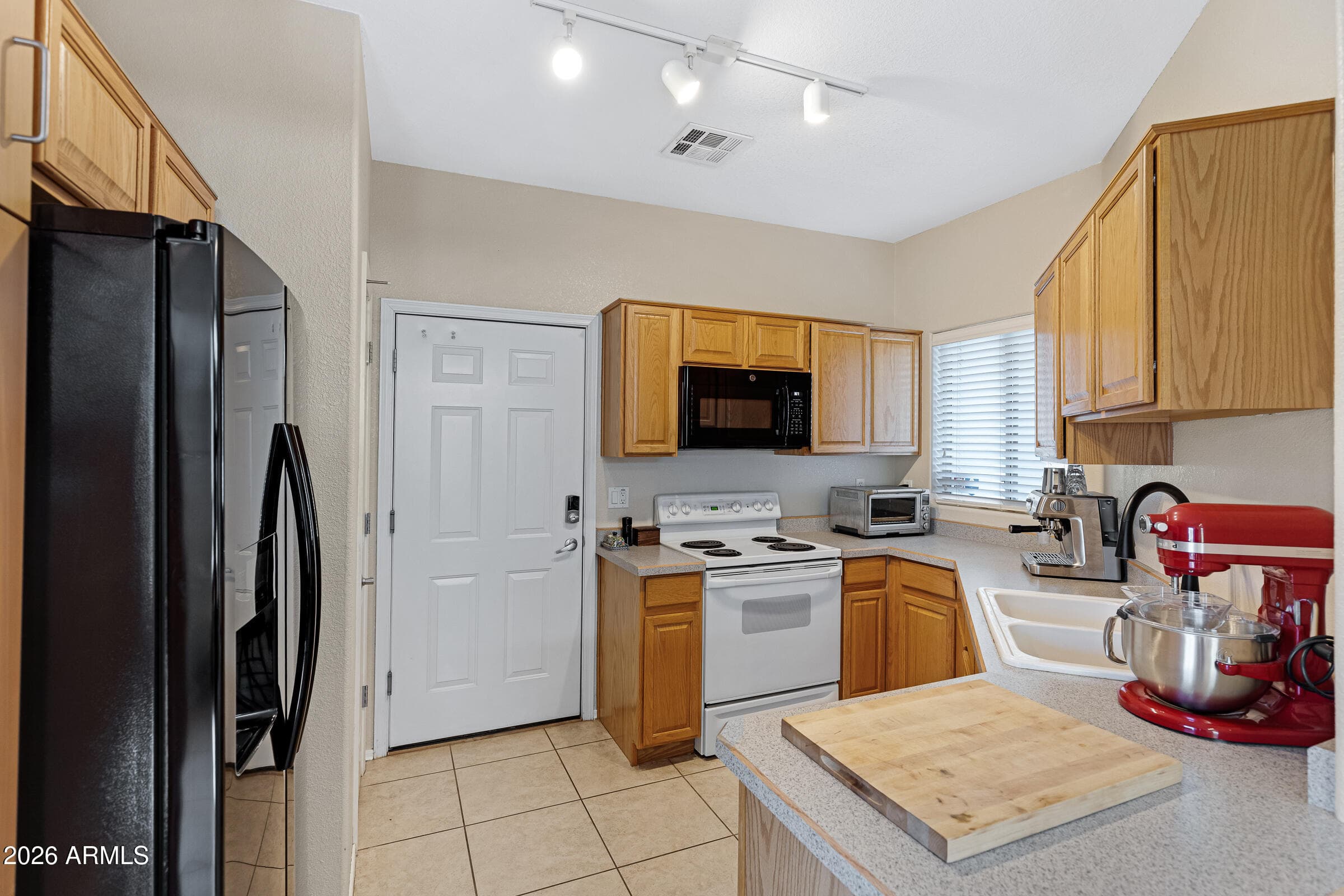 5400 S HARDY DR - Photo 3