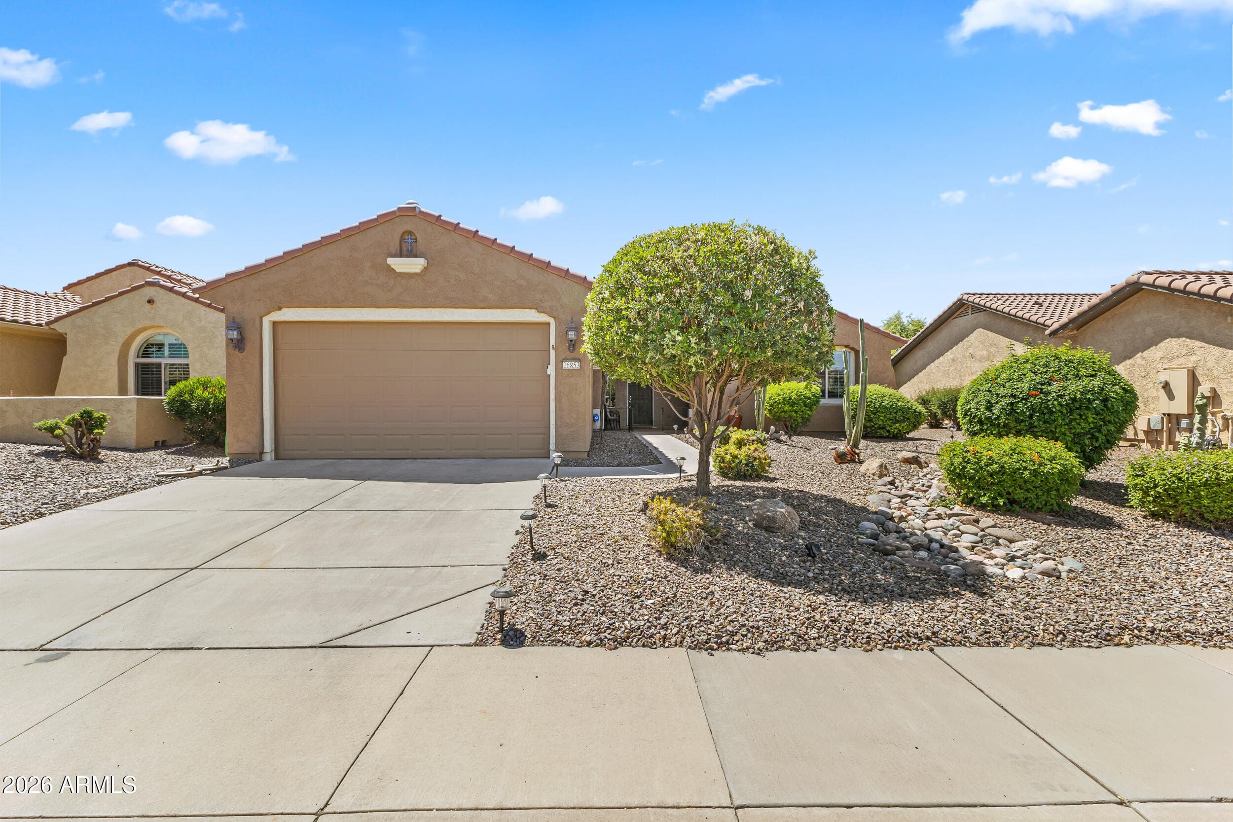 26853 W Irma Ln — photo 2