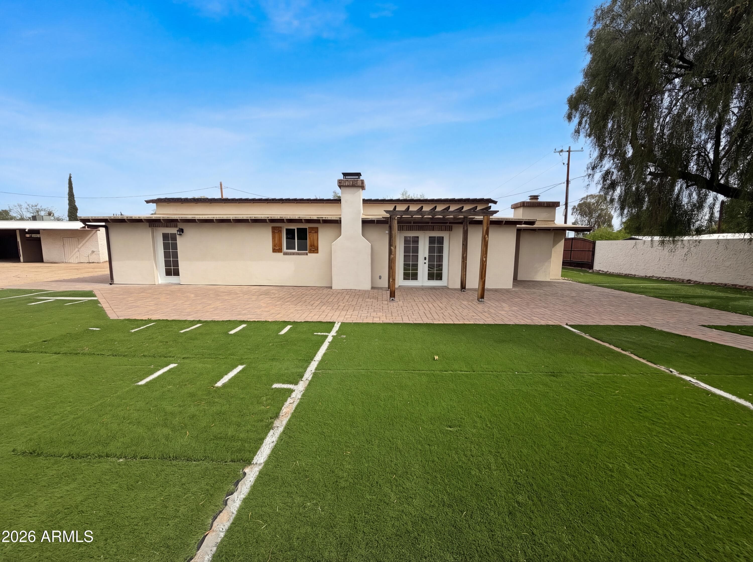 2722 E Nisbet Rd — photo 1