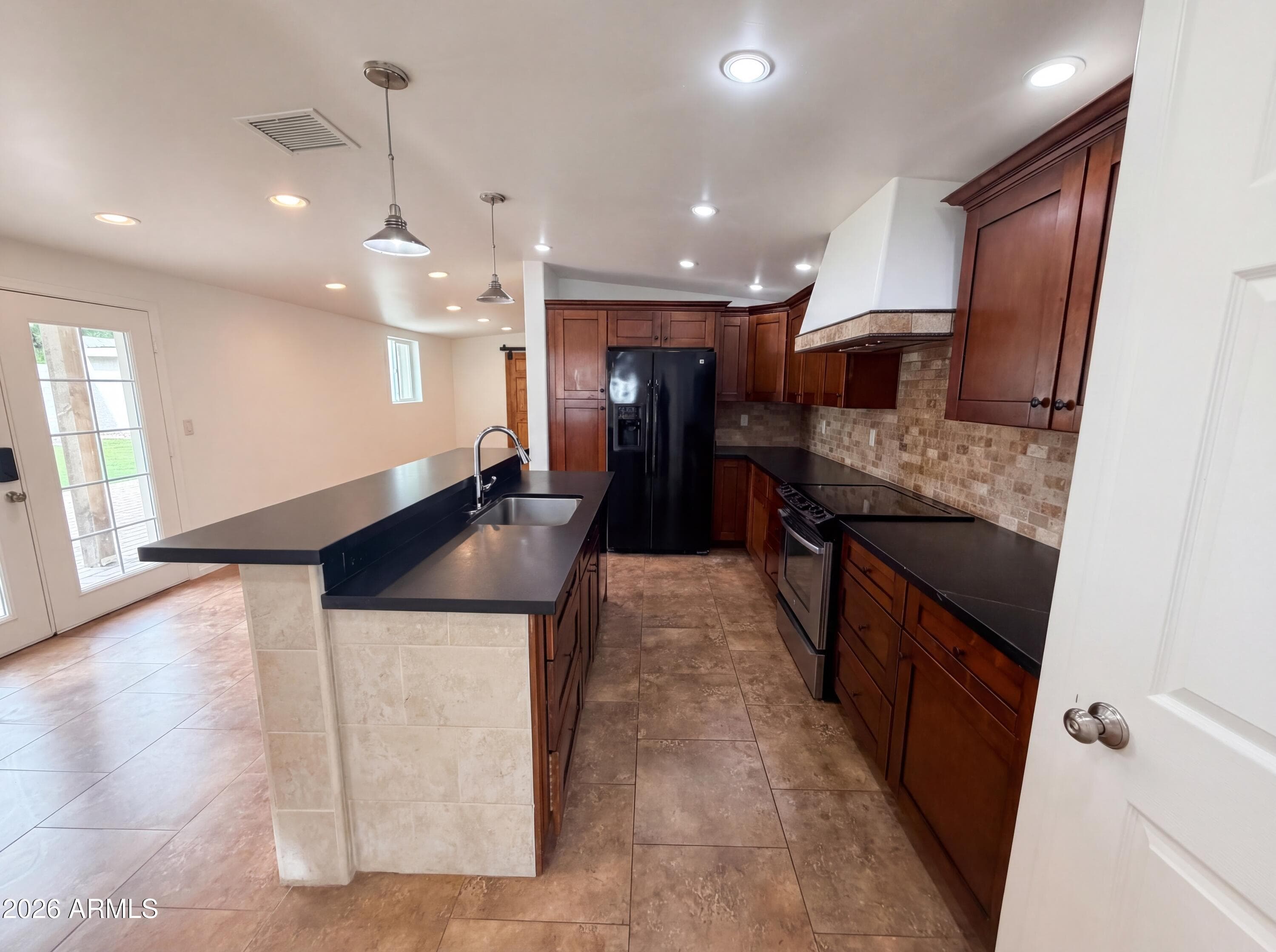 2722 E Nisbet Rd — photo 2