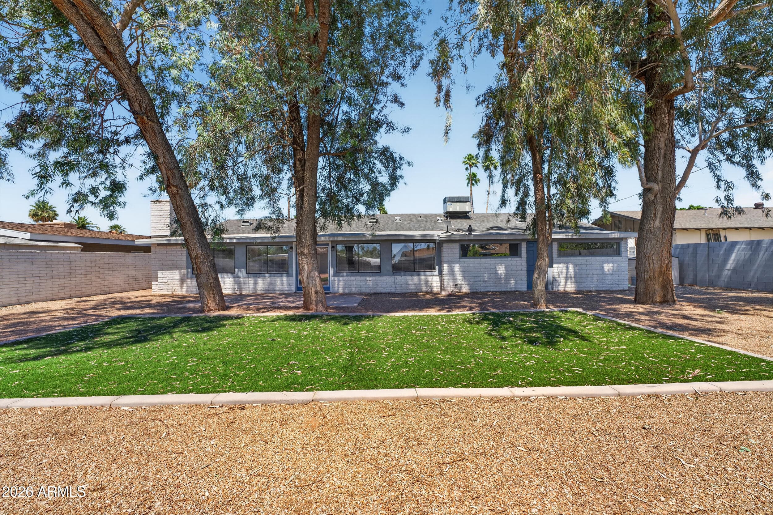 713 E Alameda Dr — photo 1