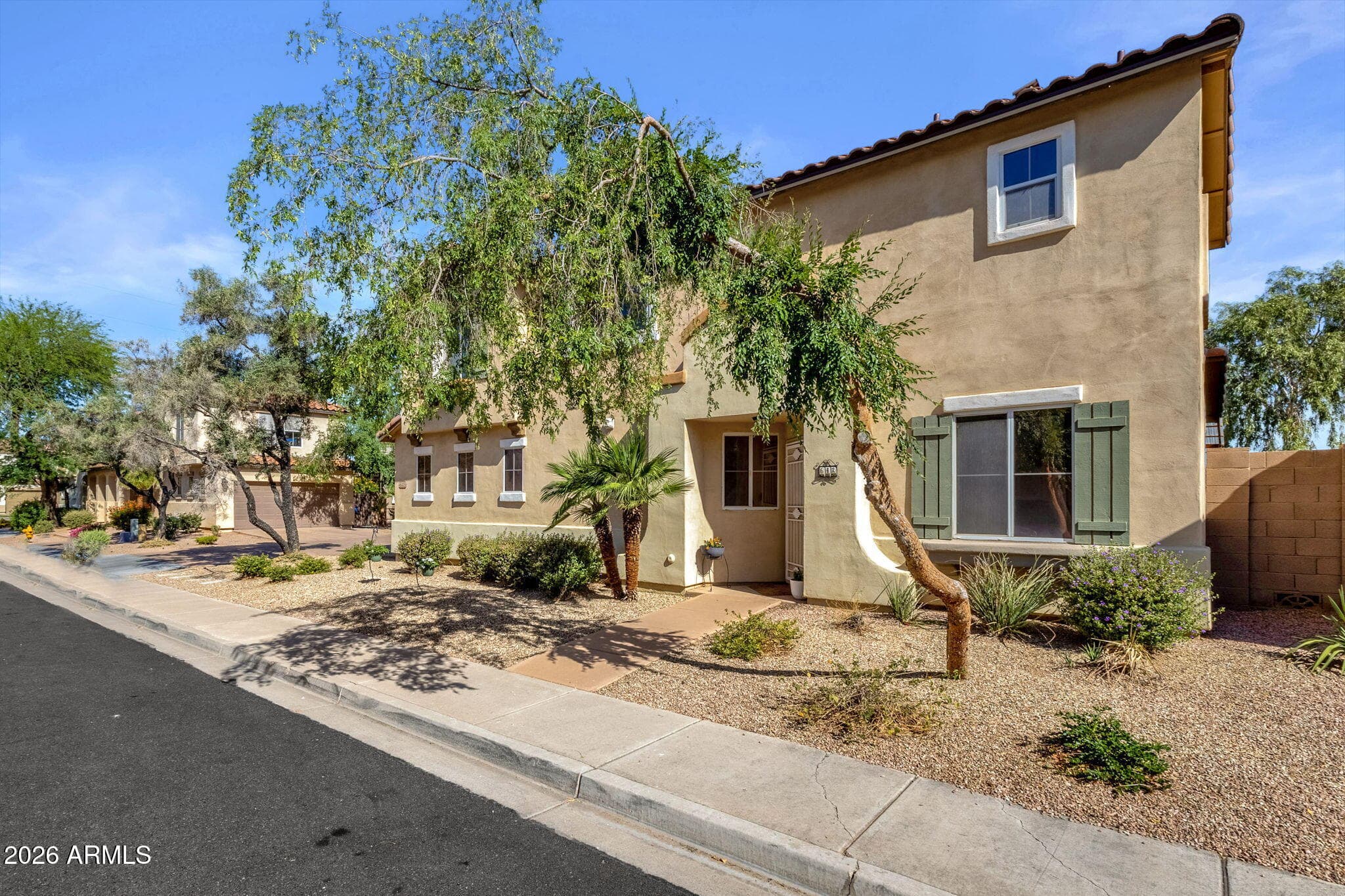 642 E El Prado Rd — photo 2