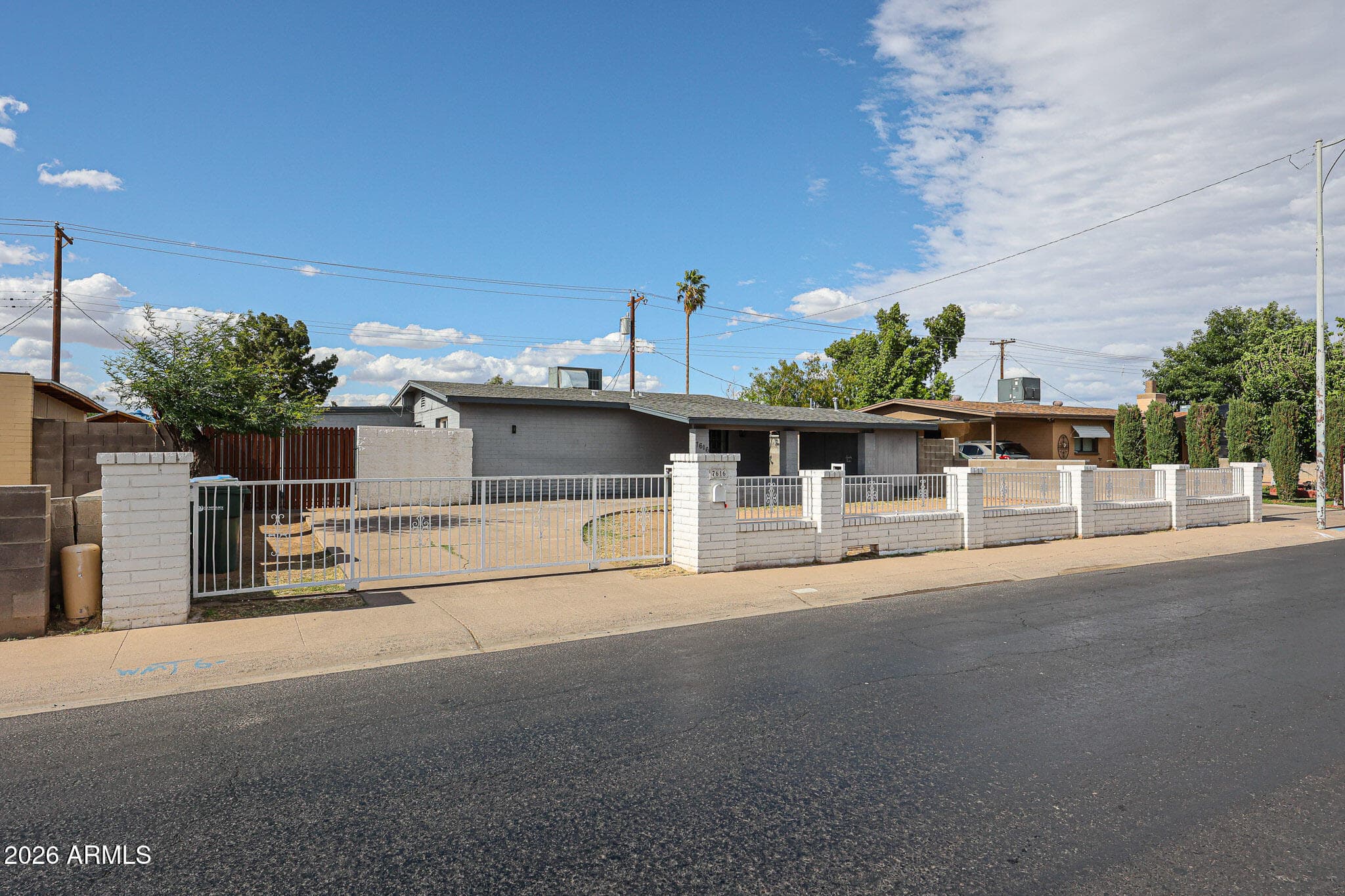 7616 W Mitchell Dr — photo 1