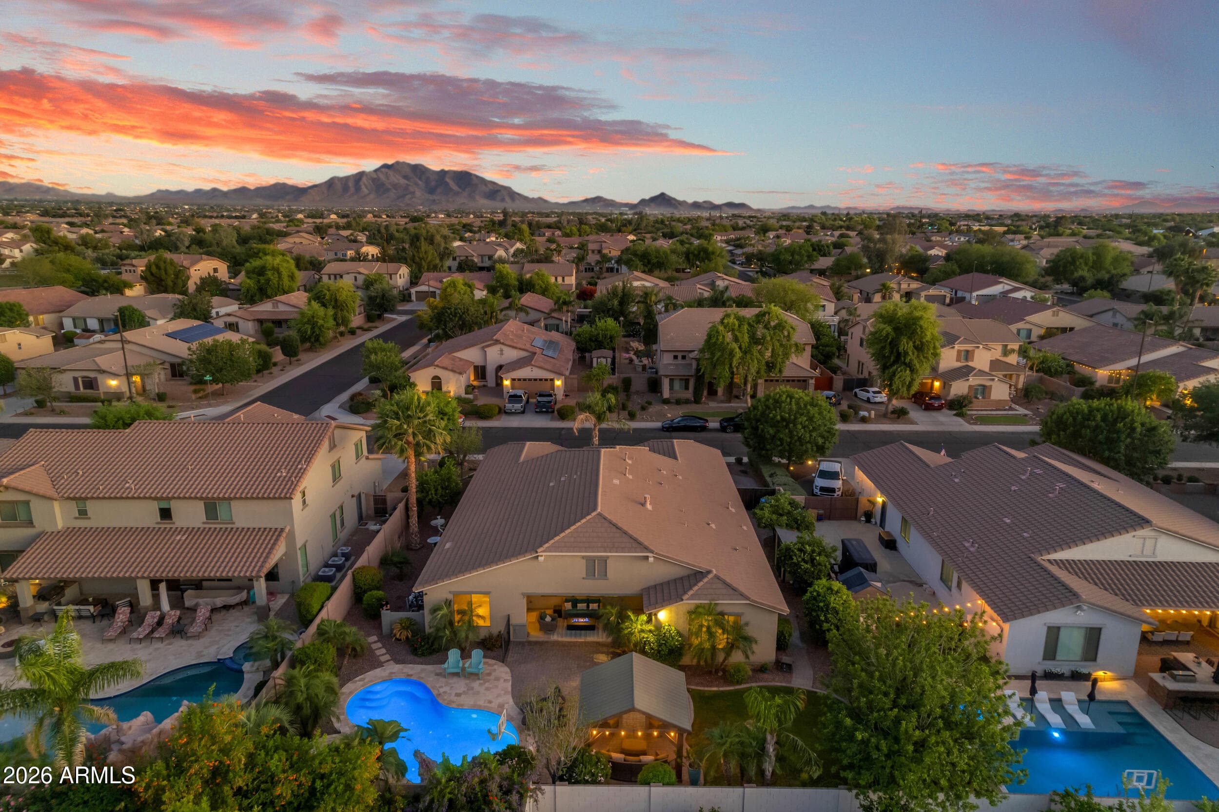 2546 E Carob Dr — photo 2