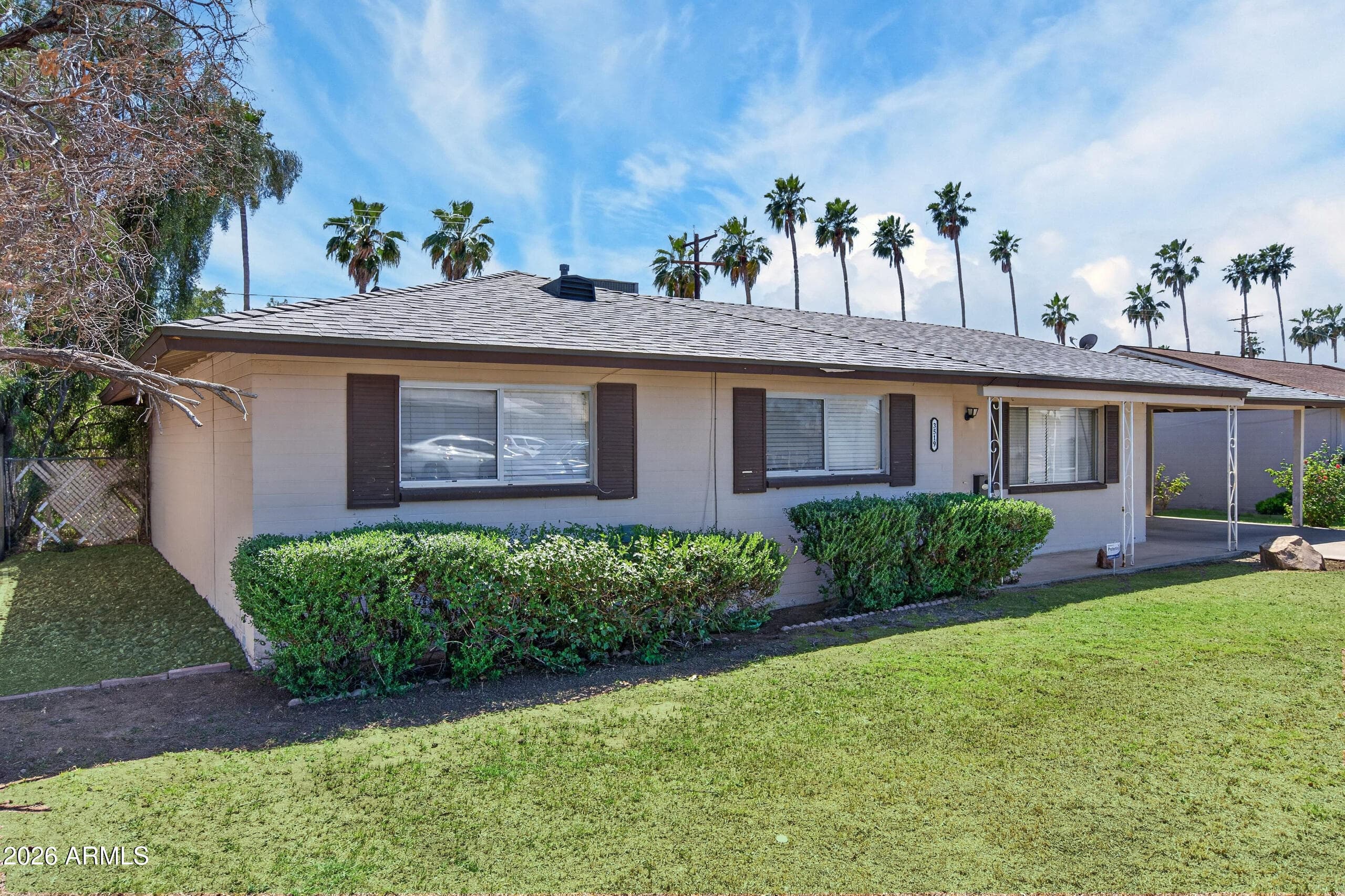 3519 W Harmont Dr — photo 2