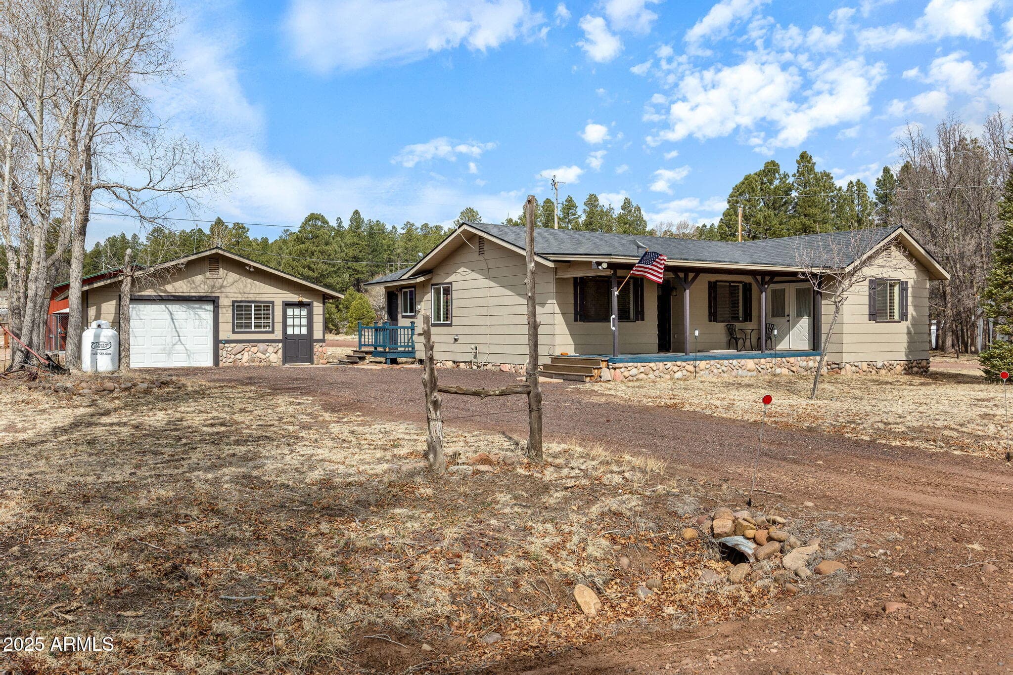 552 Rim Dr — photo 1