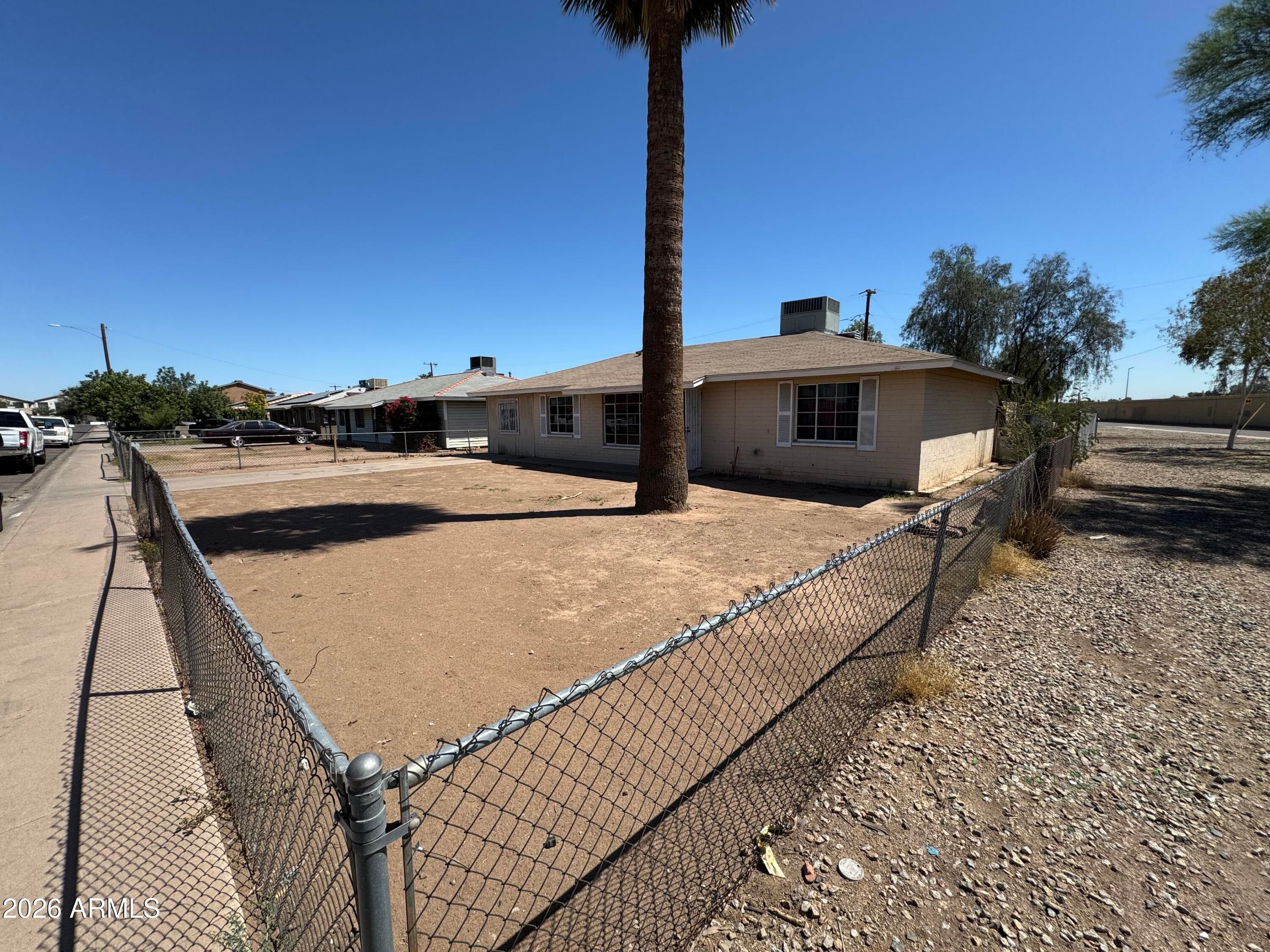 1311 N 38th Ave — photo 2