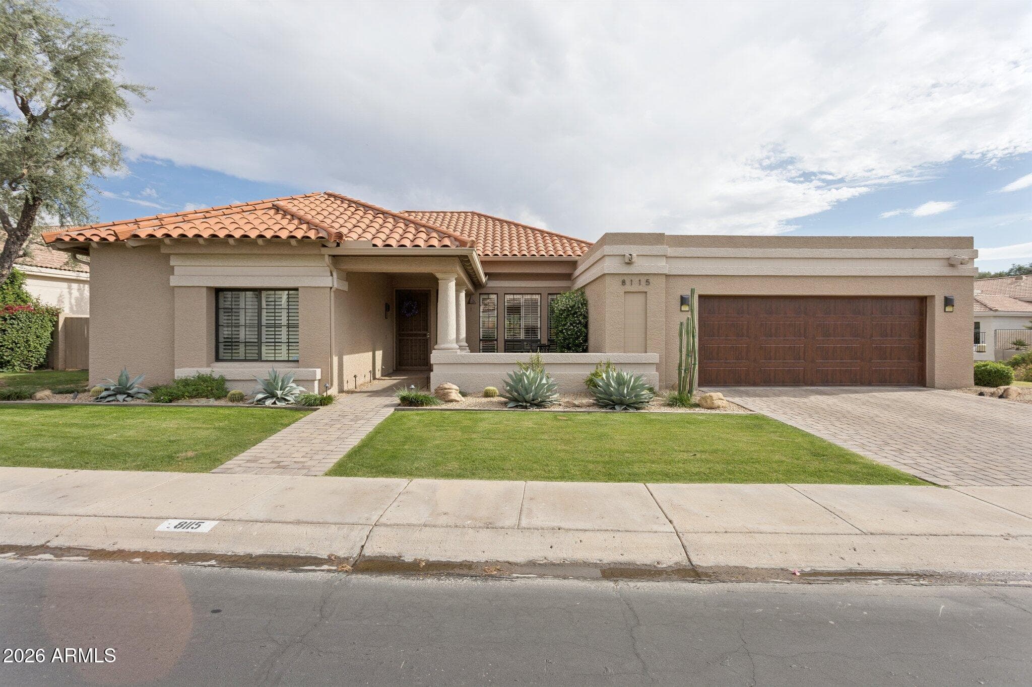 8115 E Jenan Dr — photo 2