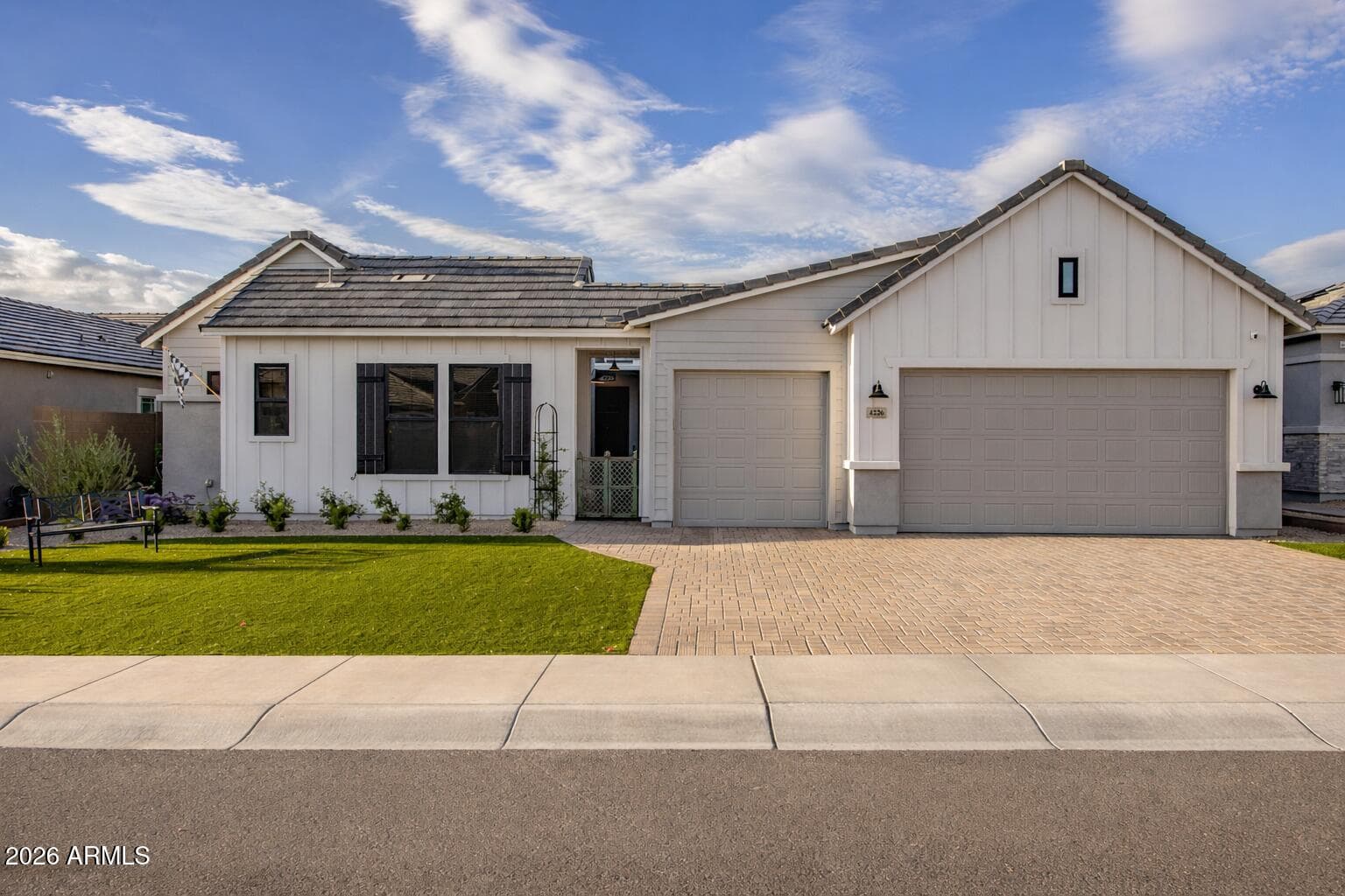 4226 E Desert Vista Trail — photo 1