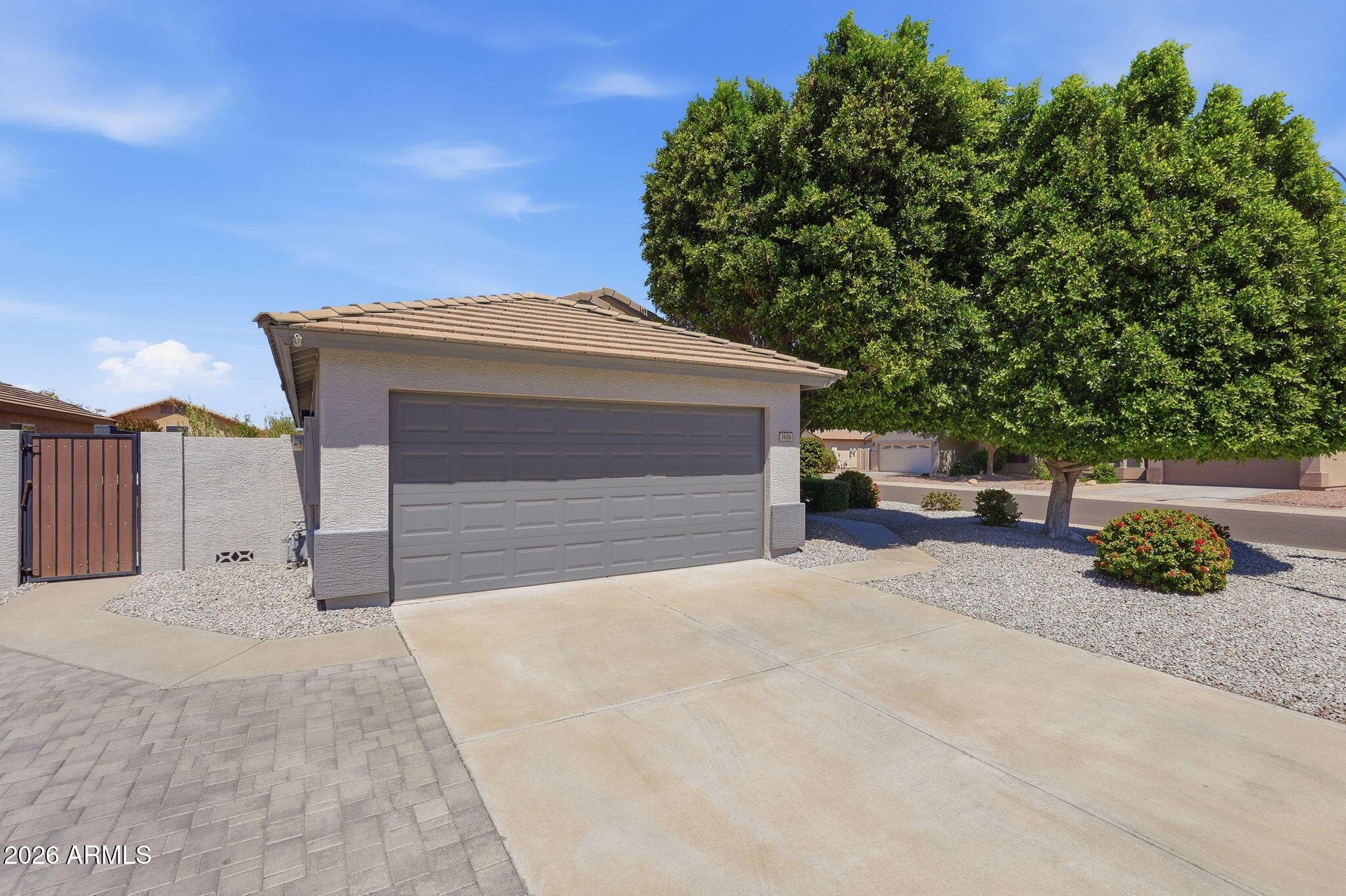 7636 W Angels Ln — photo 2