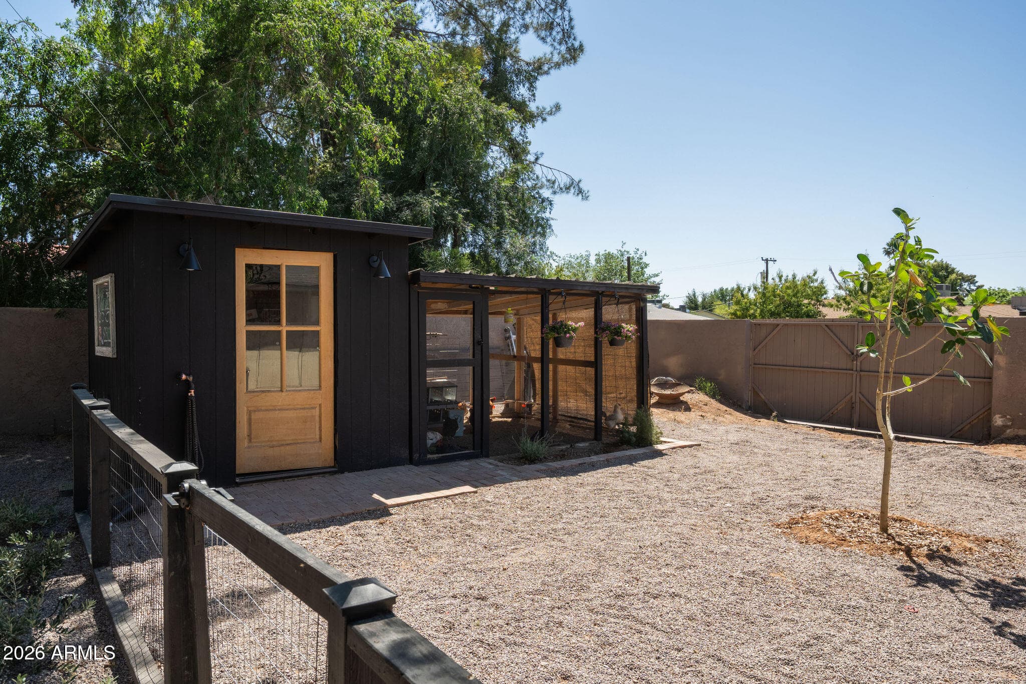 547 W Orangewood Ave — photo 20