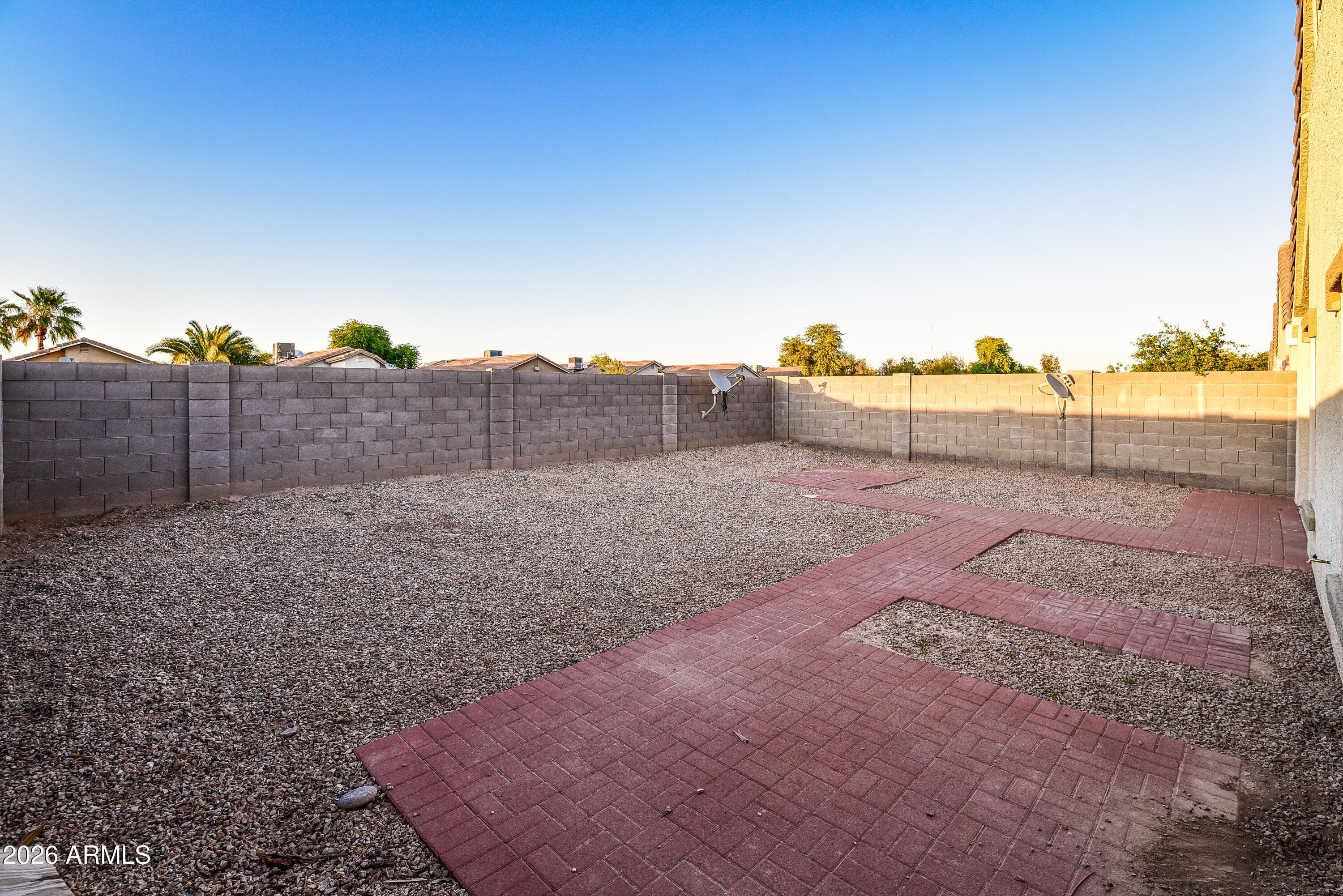 1178 E Christopher St — photo 39