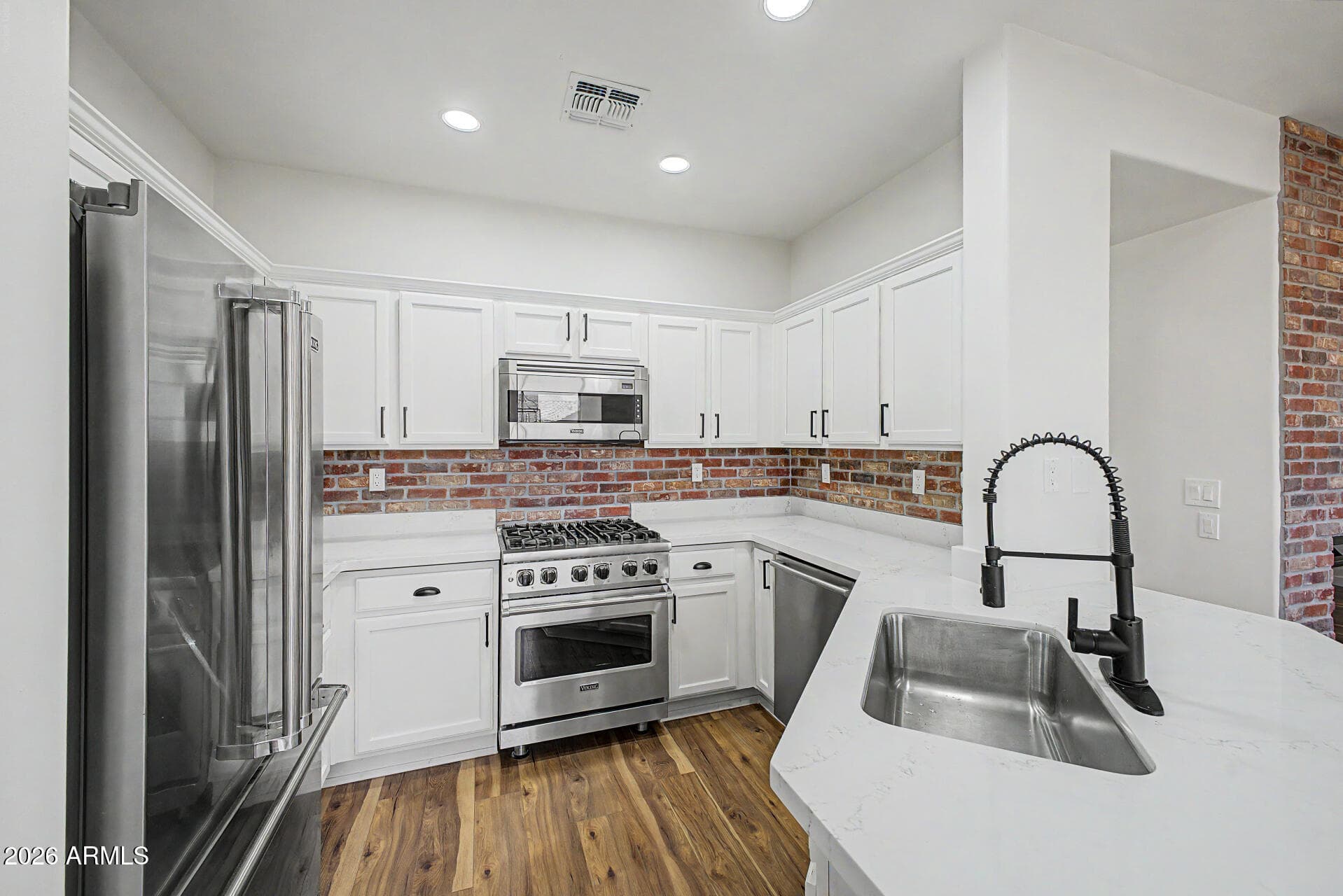 39606 N Prairie Ln — photo 1