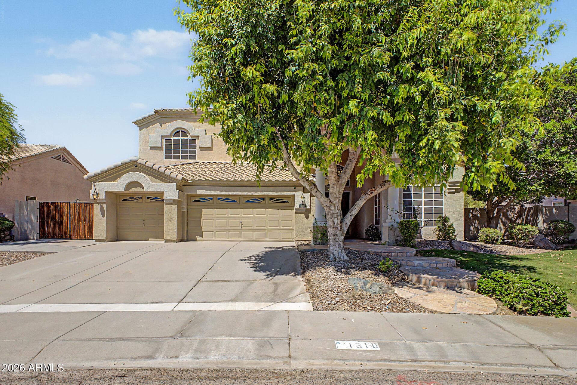 1310 W Amberwood Dr — photo 2