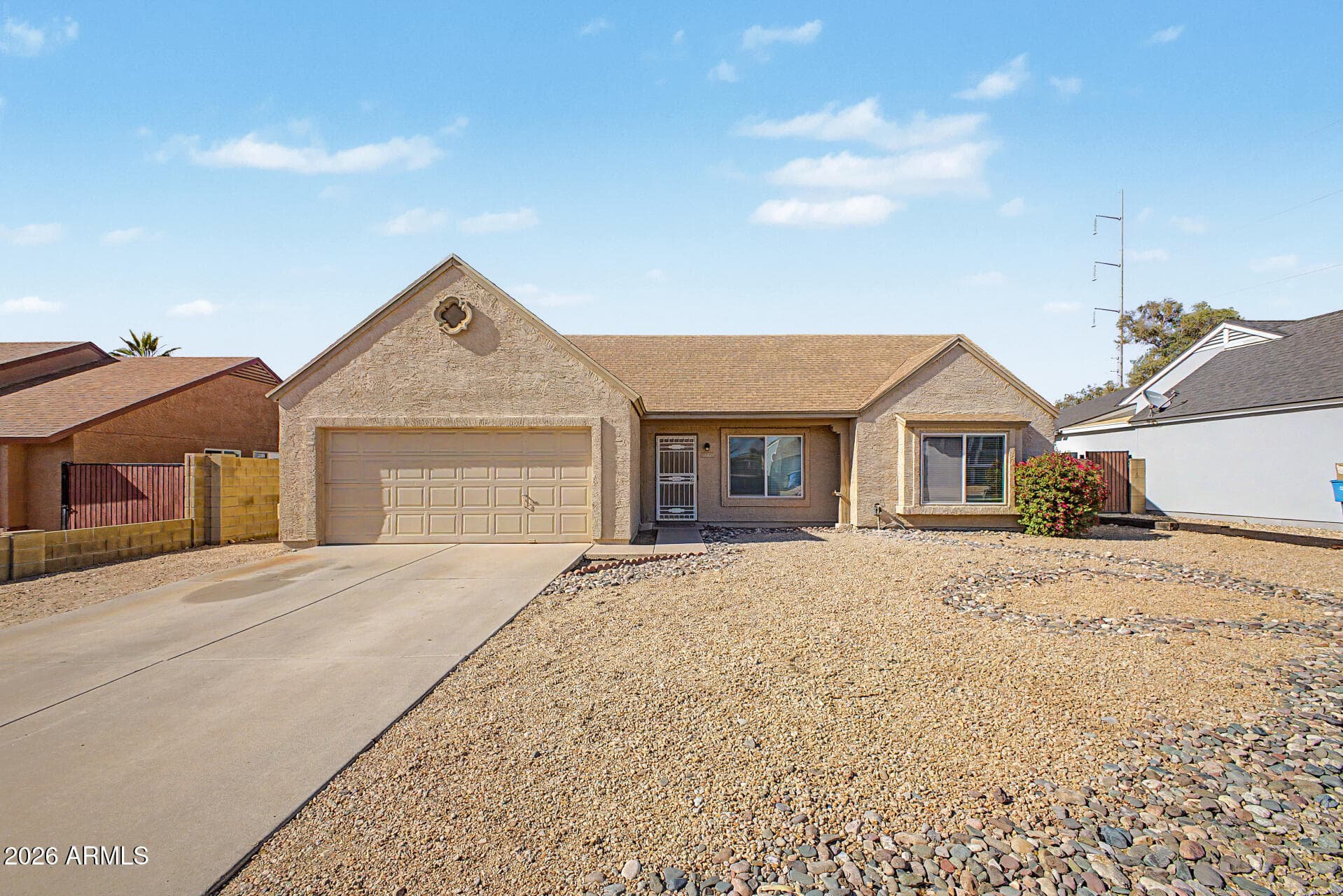 1118 E Utopia Rd — photo 1