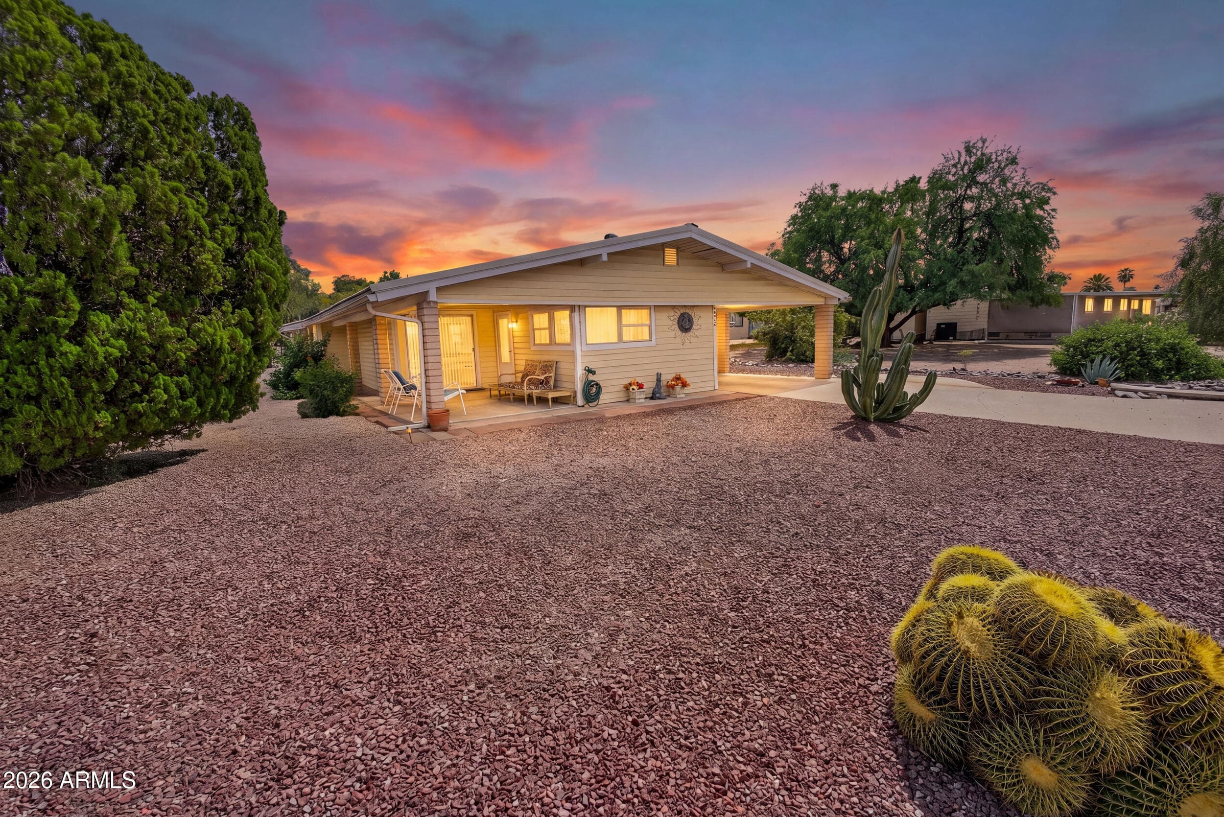 523 S Park View Circle — photo 1