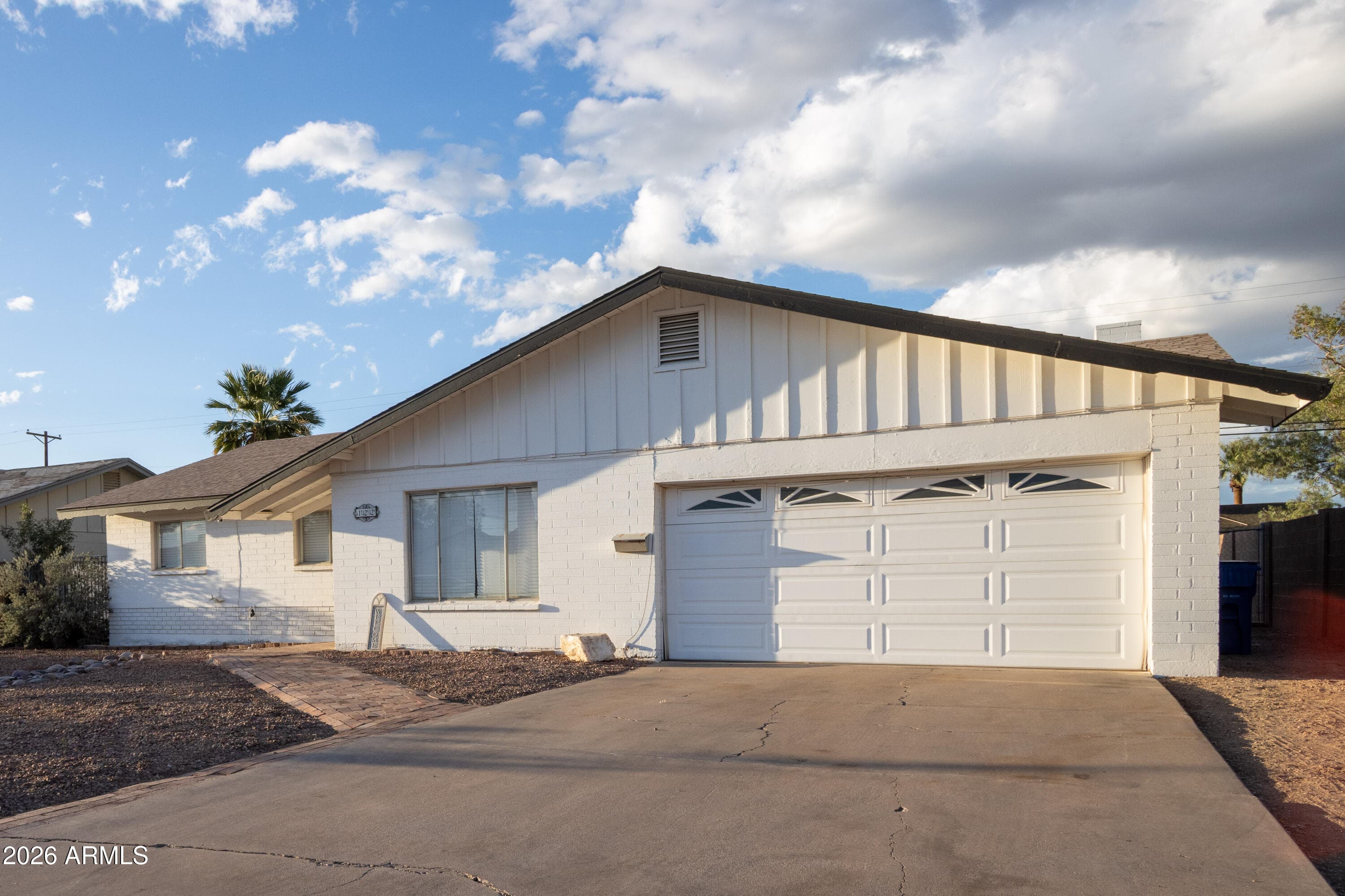 122 E Del Rio Dr — photo 1