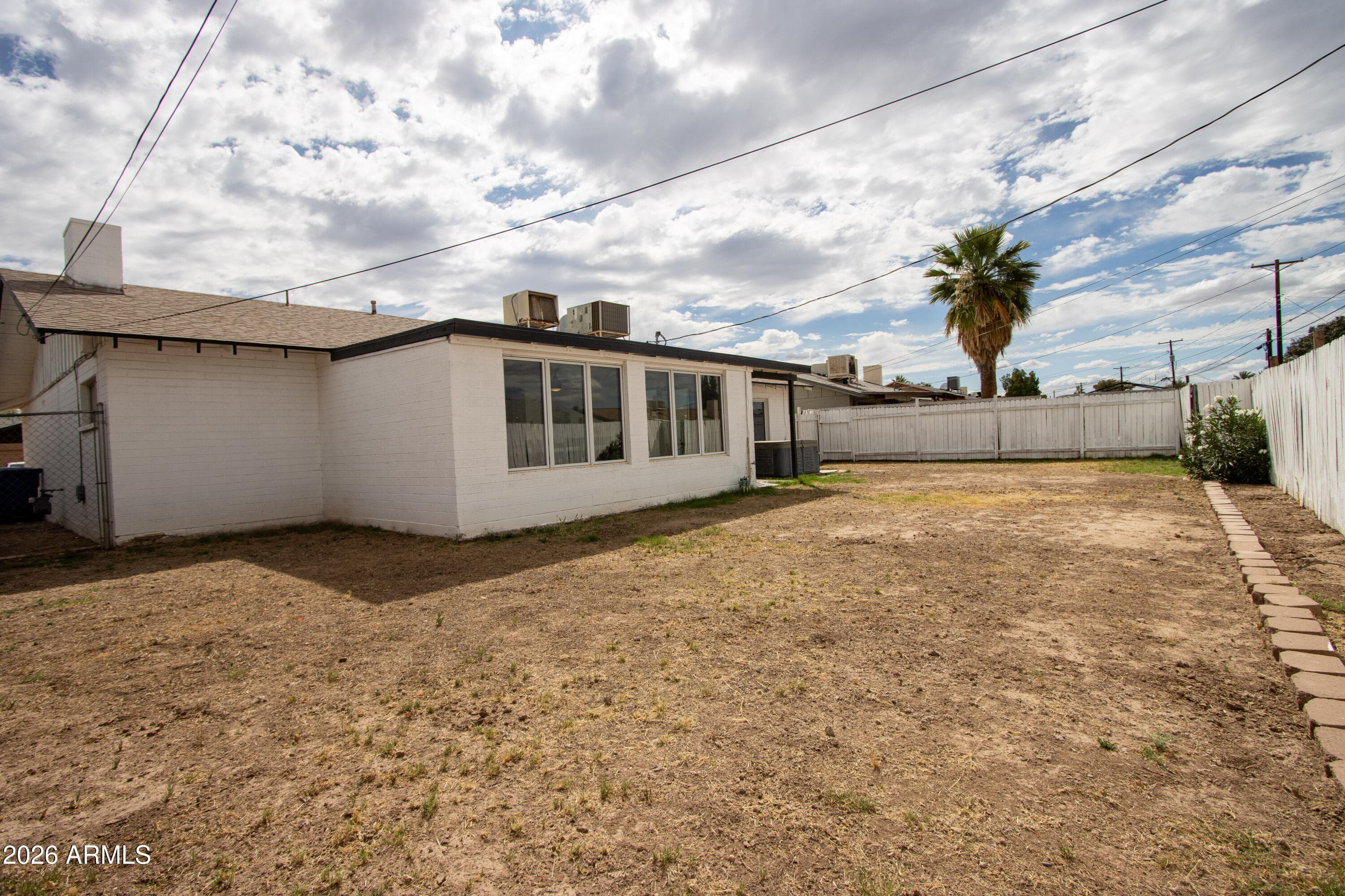 122 E Del Rio Dr — photo 36
