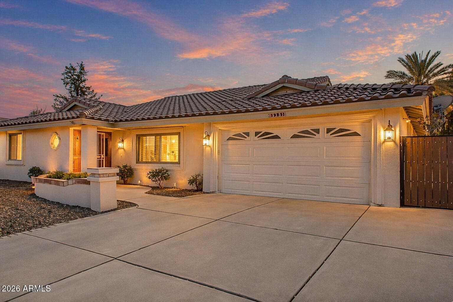 5131 W Christy Dr — photo 2