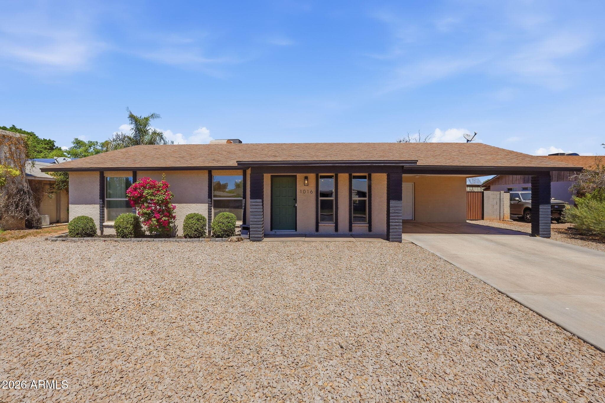 1016 E Hampton Ave — photo 1