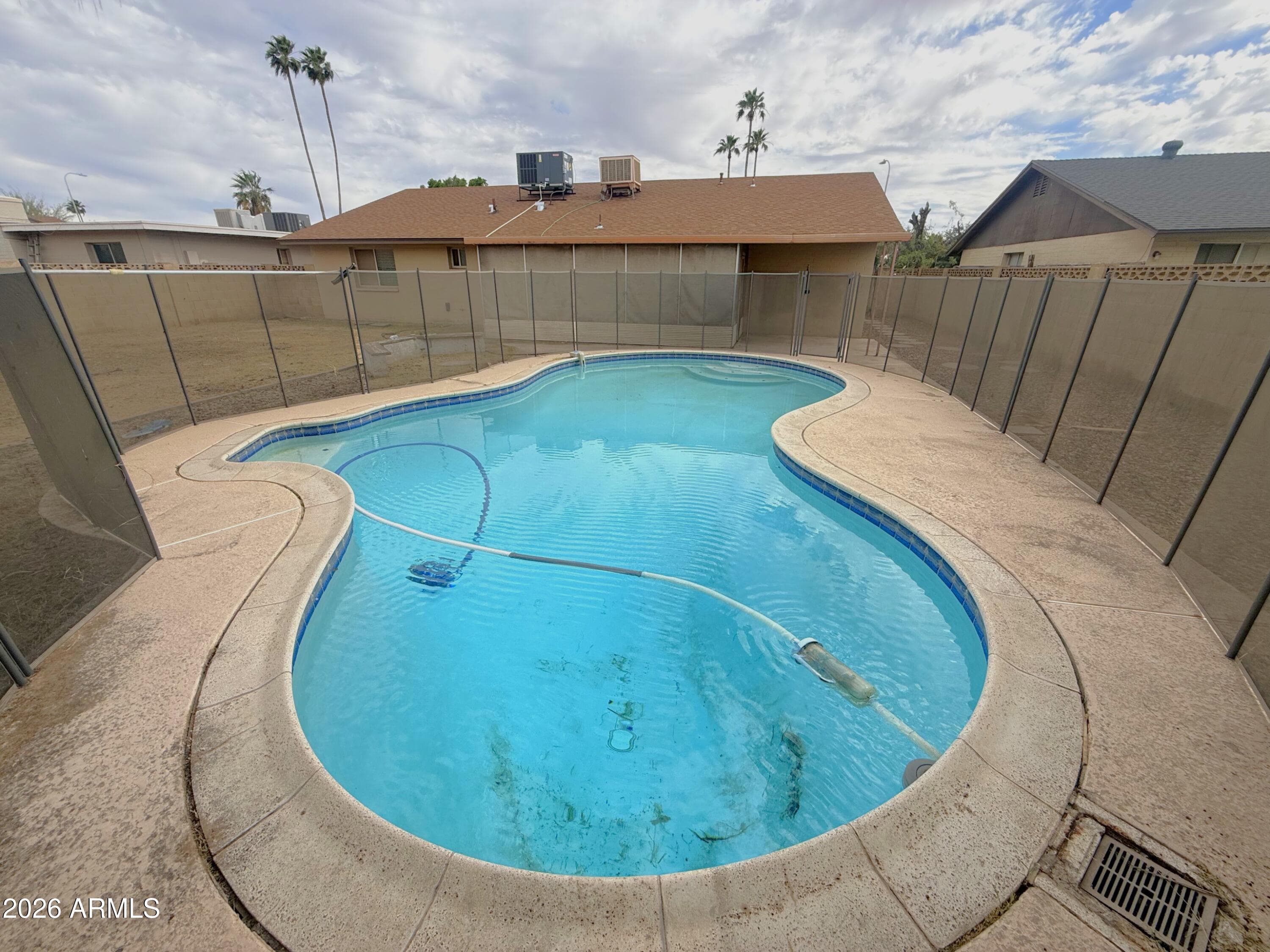 1904 E Greenway Dr — photo 16