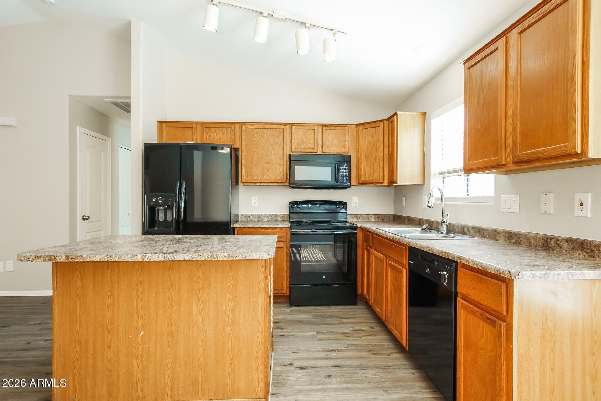 11017 W WILSHIRE DR - Photo 4