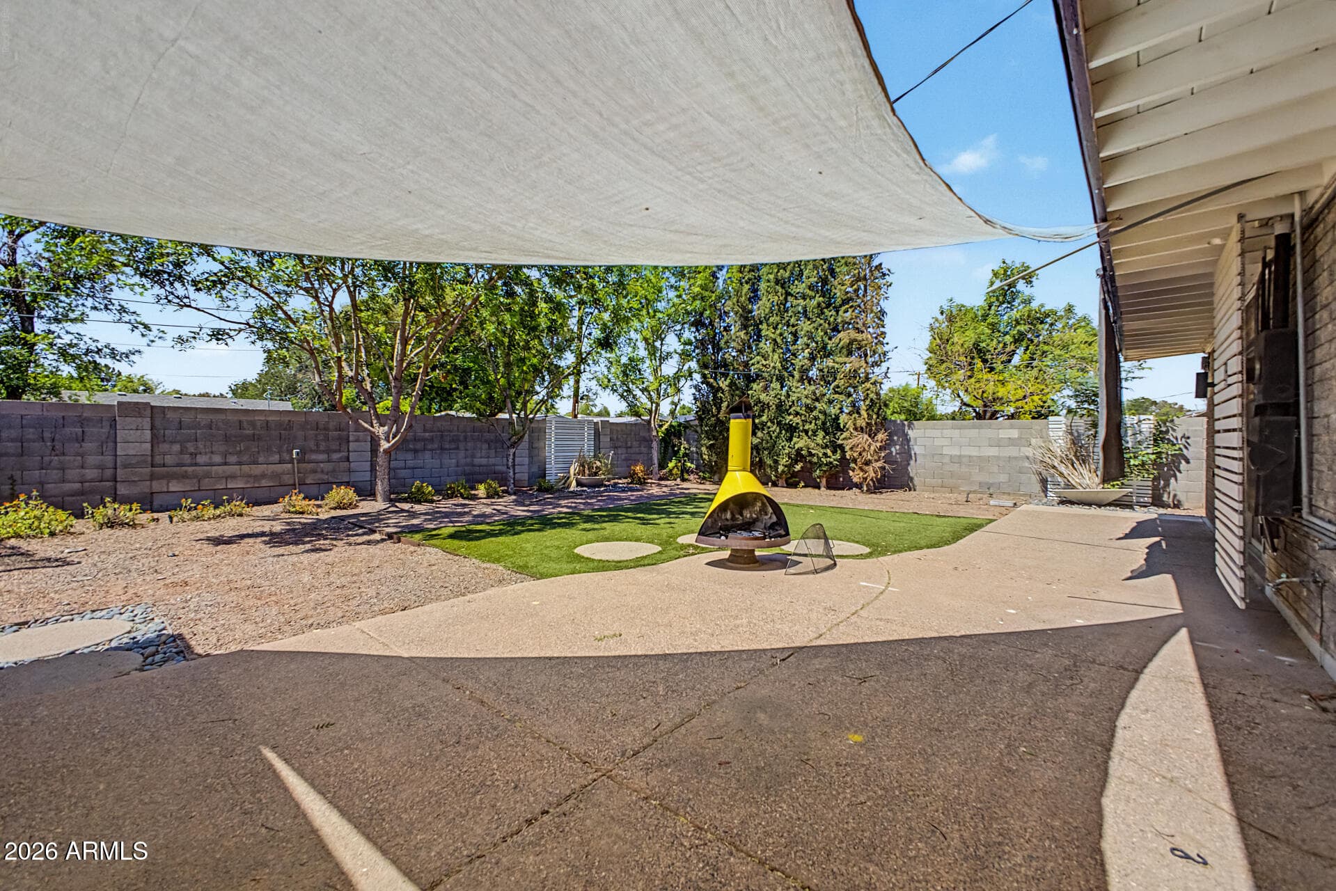 2126 S La Rosa Dr — photo 30