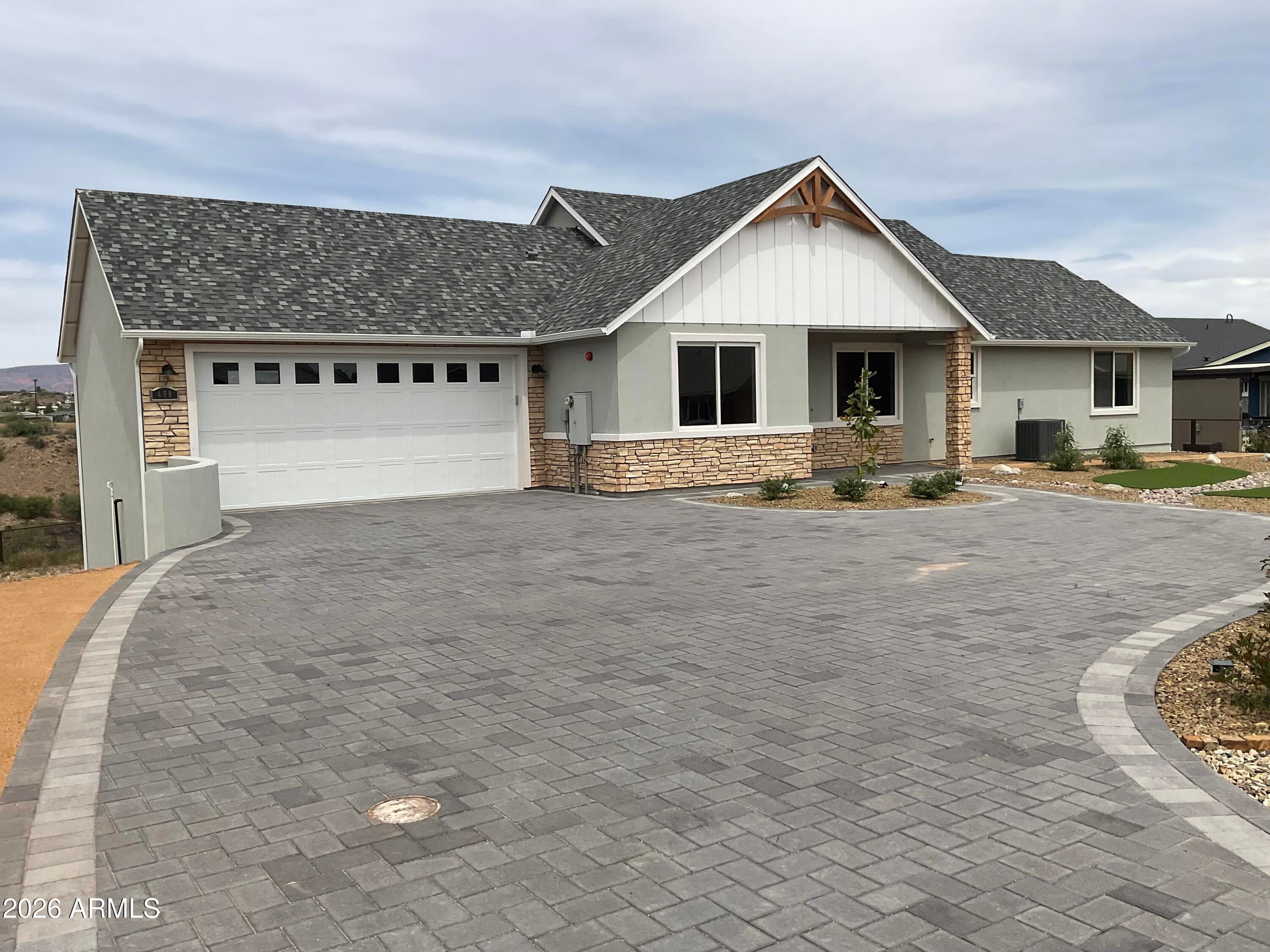 498 Kindra Heights Rd — photo 1