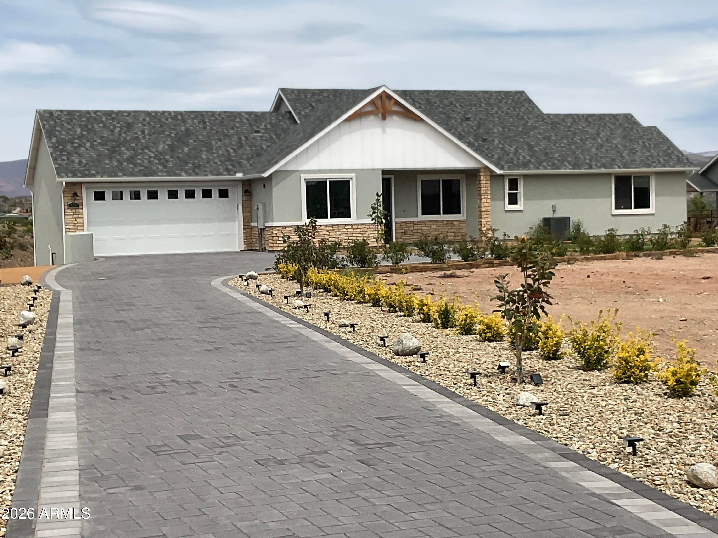 498 Kindra Heights Rd — photo 2