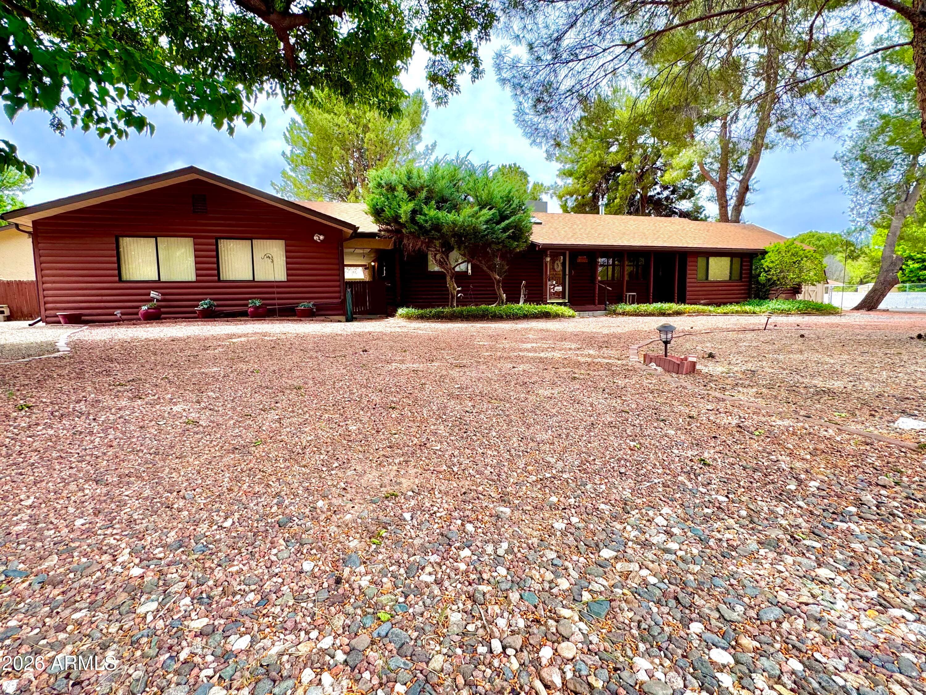 4310 N Lake View Dr — photo 1