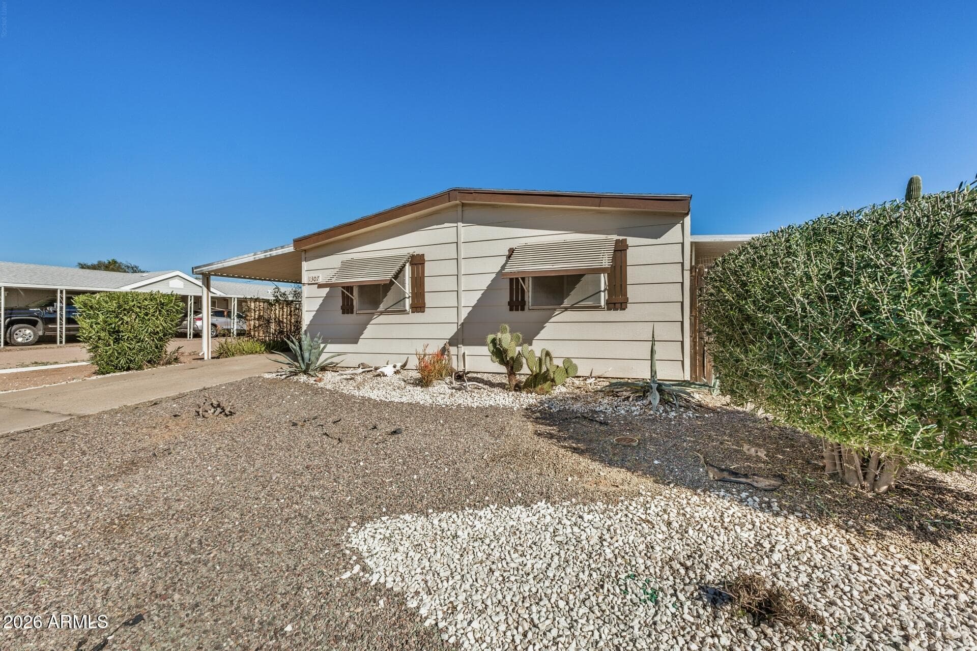 1307 S Hale Dr — photo 2
