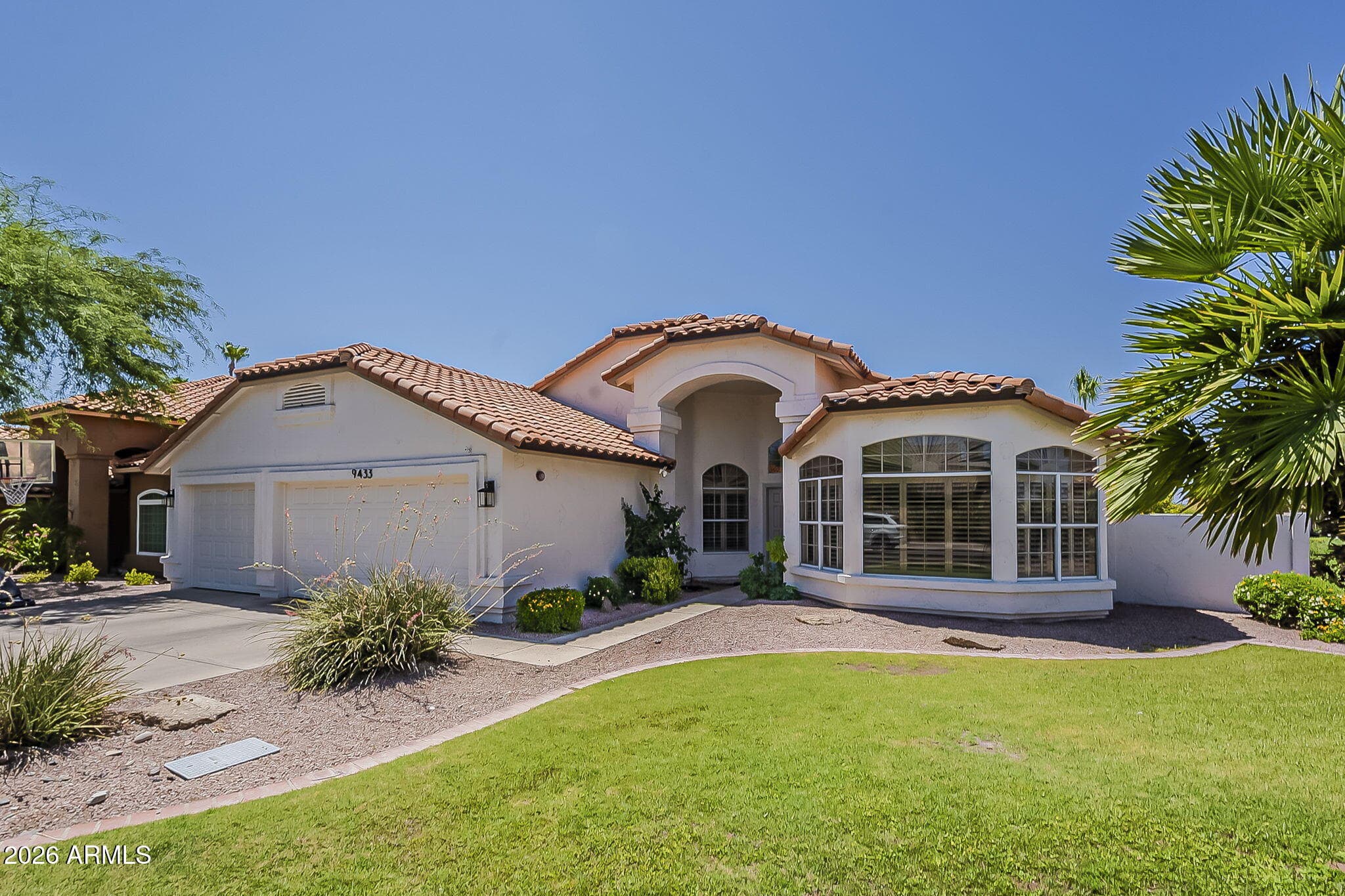 9433 E Davenport Dr — photo 1