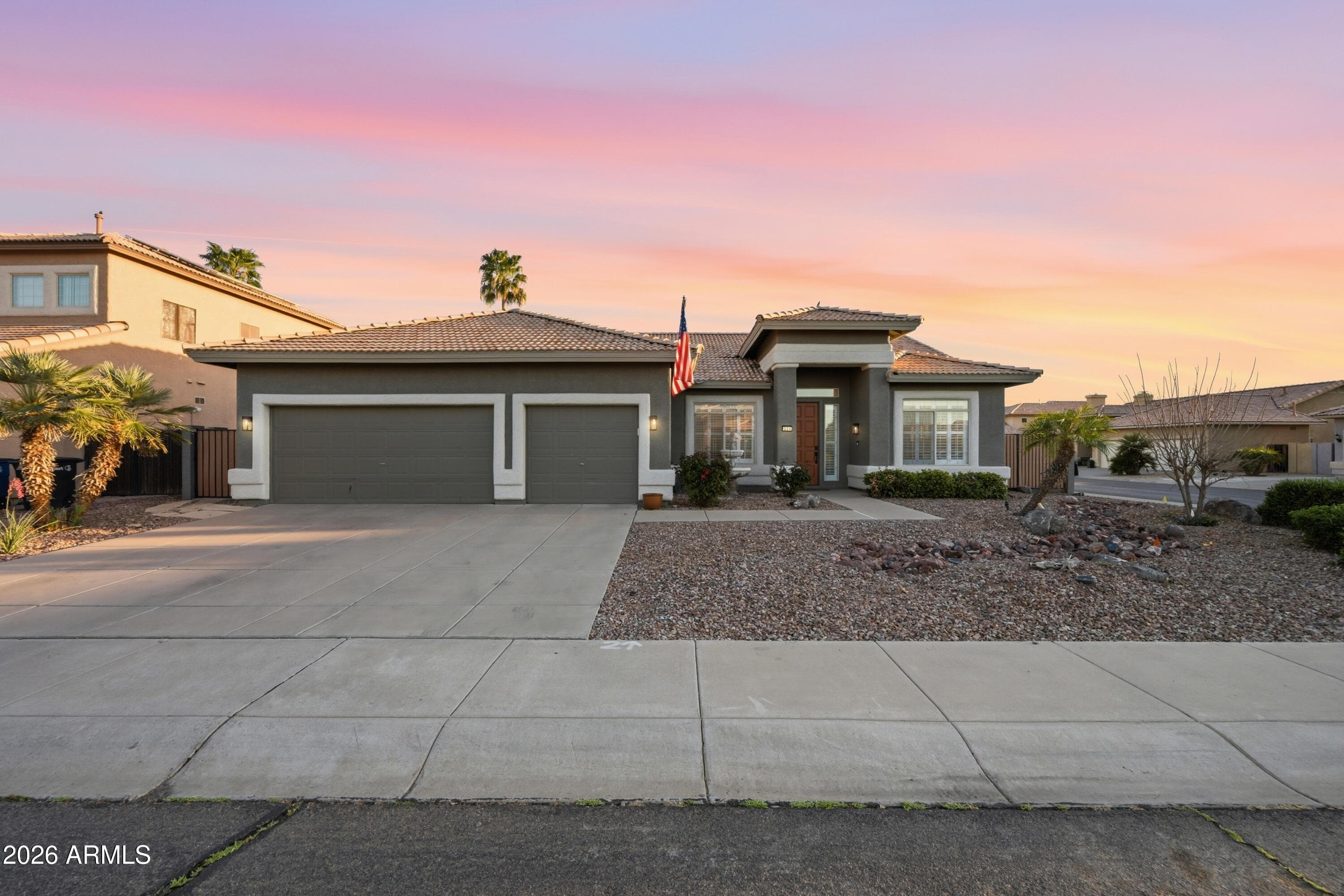 221 E Appaloosa Ct — photo 1